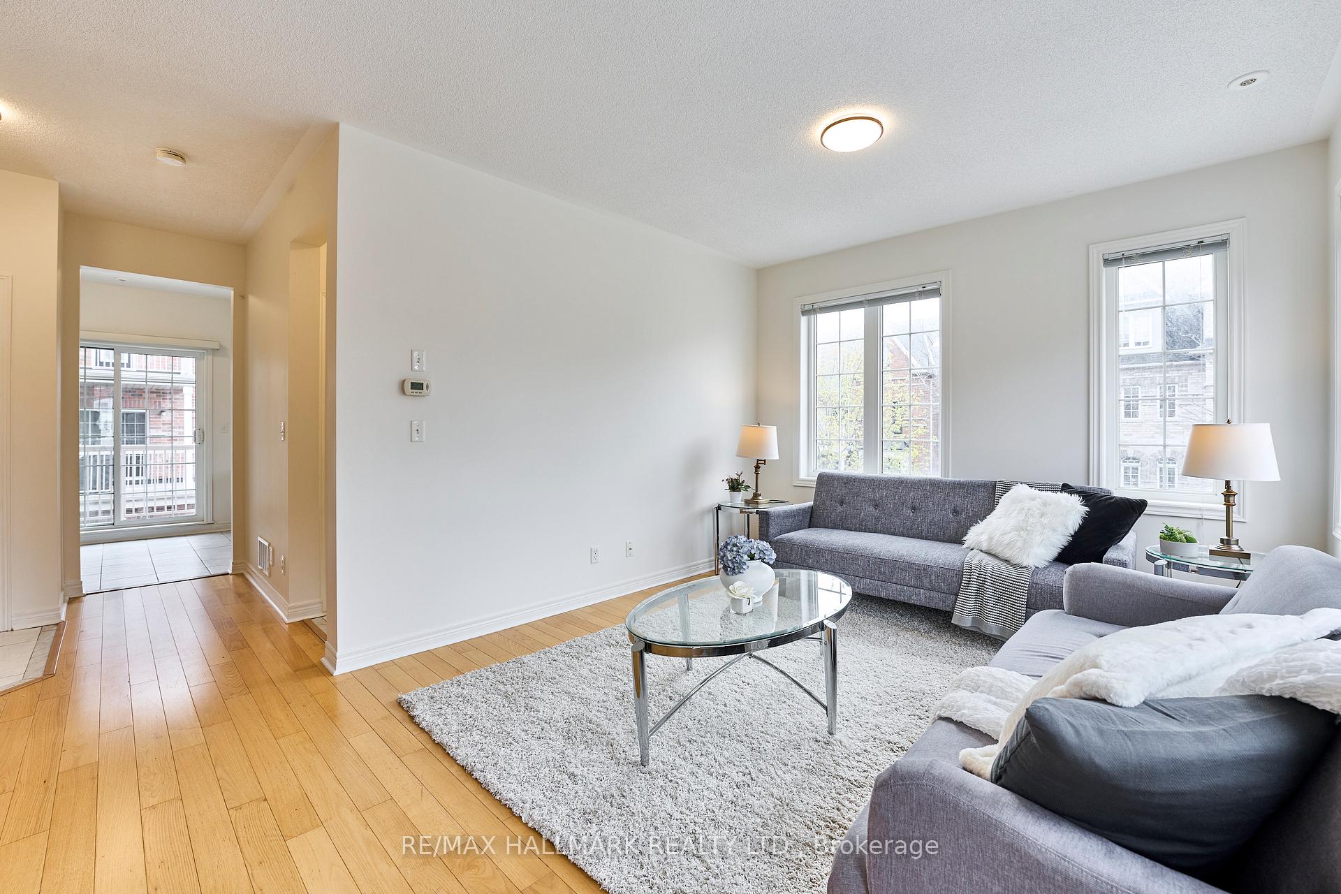 Photo 6 of 3 Philpott Gardens, Toronto, East End-Danforth — HOMEH