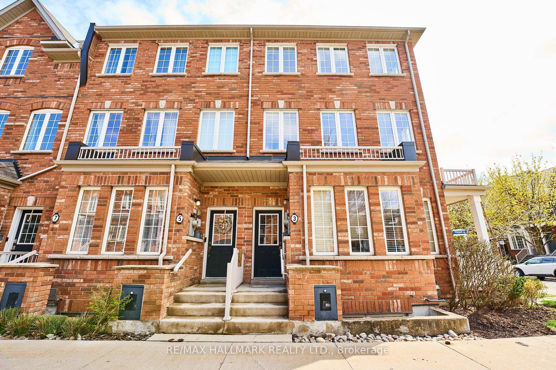 Photo 49 of 3 Philpott Gardens, Toronto, East End-Danforth — HOMEH