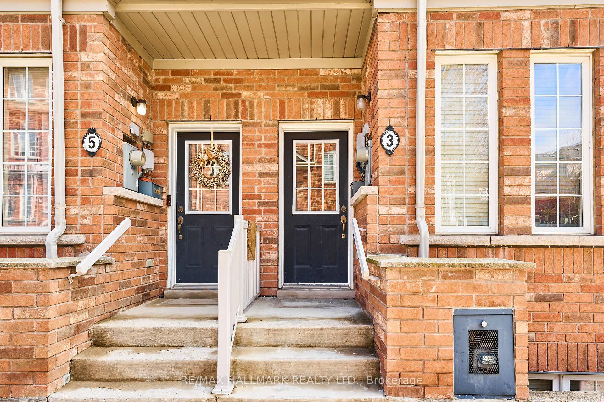Photo 22 of 3 Philpott Gardens, Toronto, East End-Danforth — HOMEH