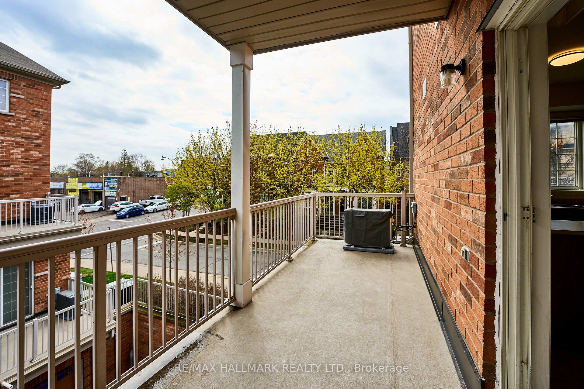 Photo 35 of 3 Philpott Gardens, Toronto, East End-Danforth — HOMEH