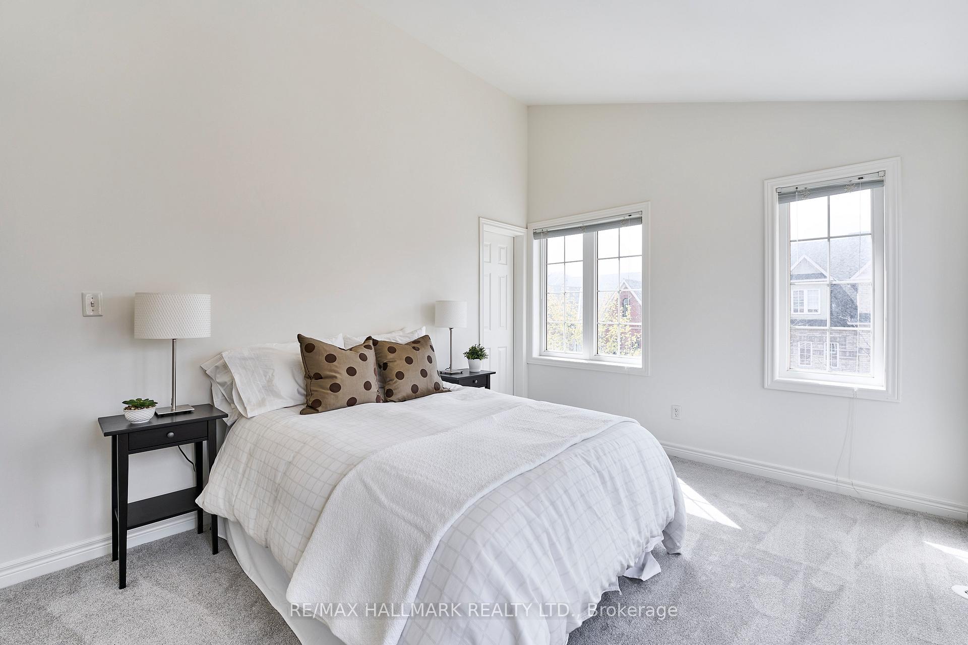 Photo 38 of 3 Philpott Gardens, Toronto, East End-Danforth — HOMEH