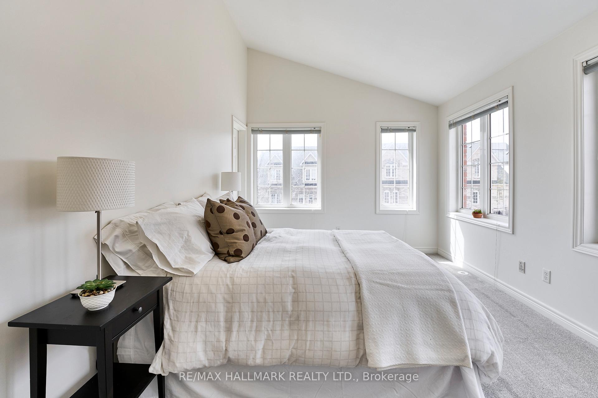 Photo 40 of 3 Philpott Gardens, Toronto, East End-Danforth — HOMEH