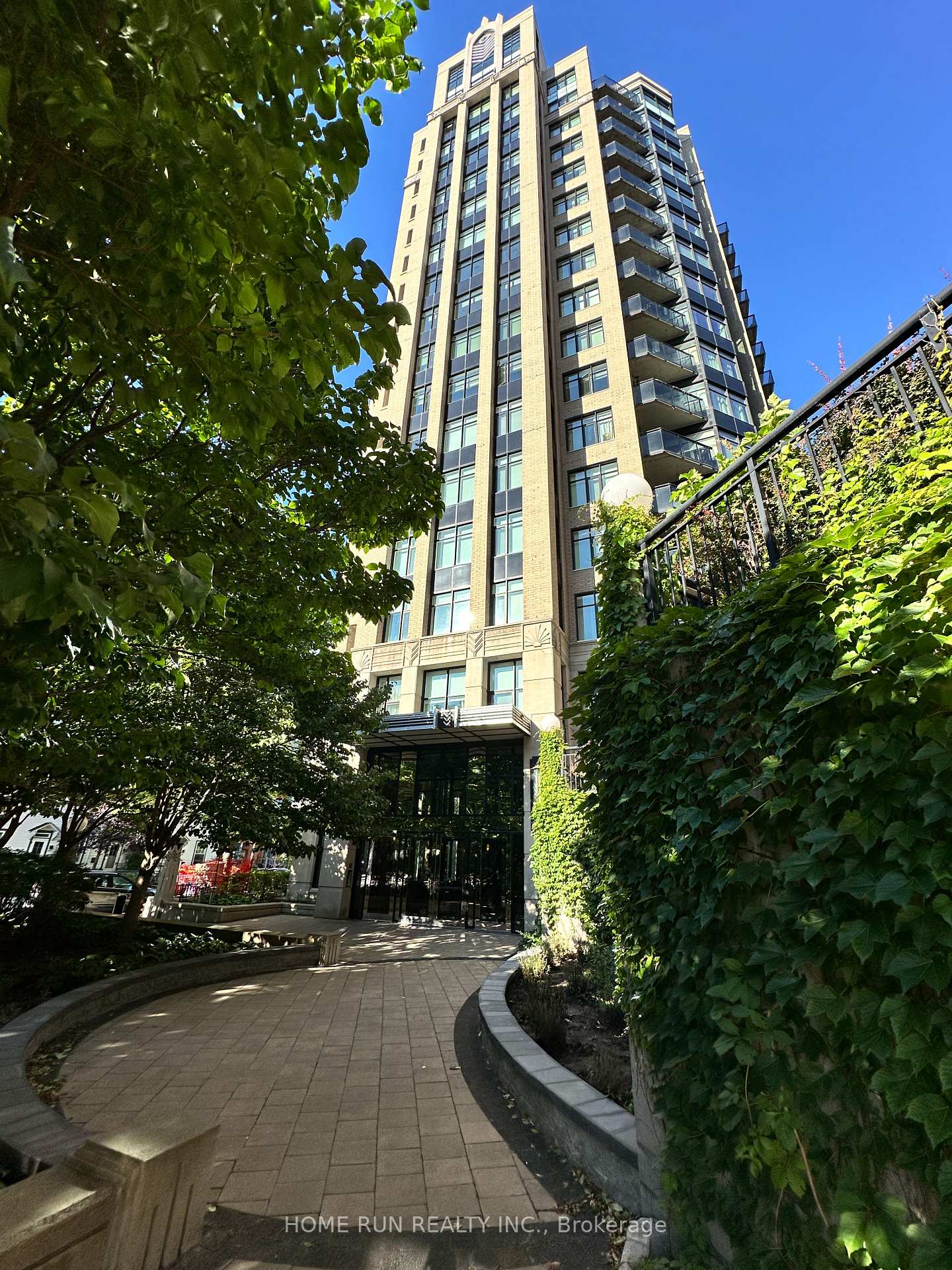 Front of Unit 714, 235 Kent Street