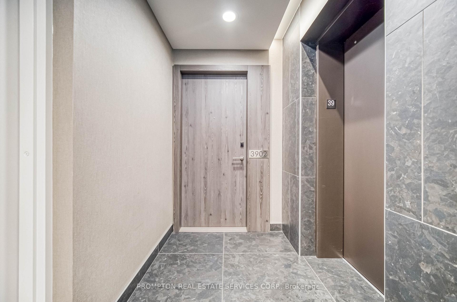 Photo 4 of Unit 3902, 20 Lombard Street, Toronto, Church-Yonge Corridor — HOMEH