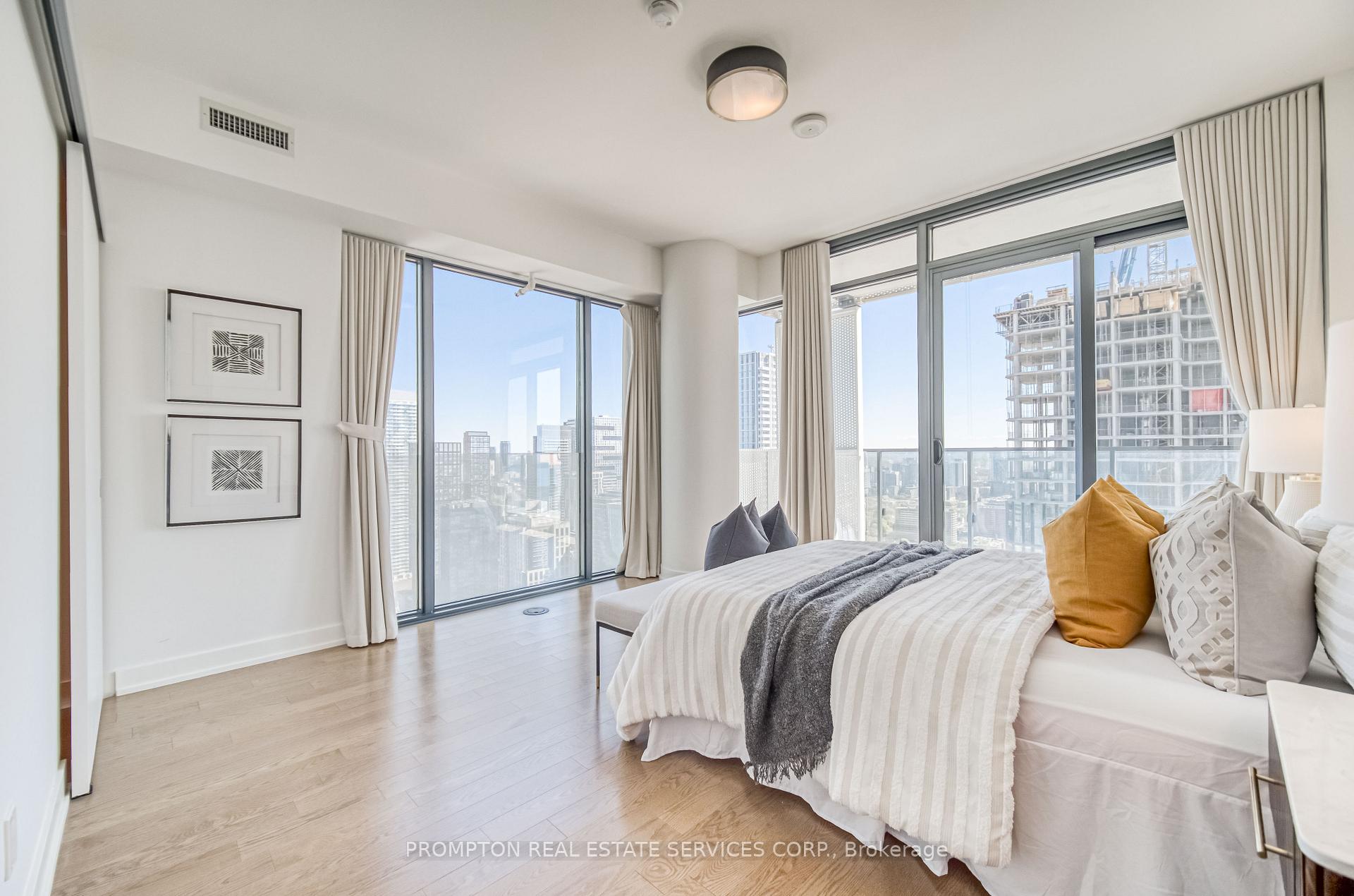 Photo 18 of Unit 3902, 20 Lombard Street, Toronto, Church-Yonge Corridor — HOMEH