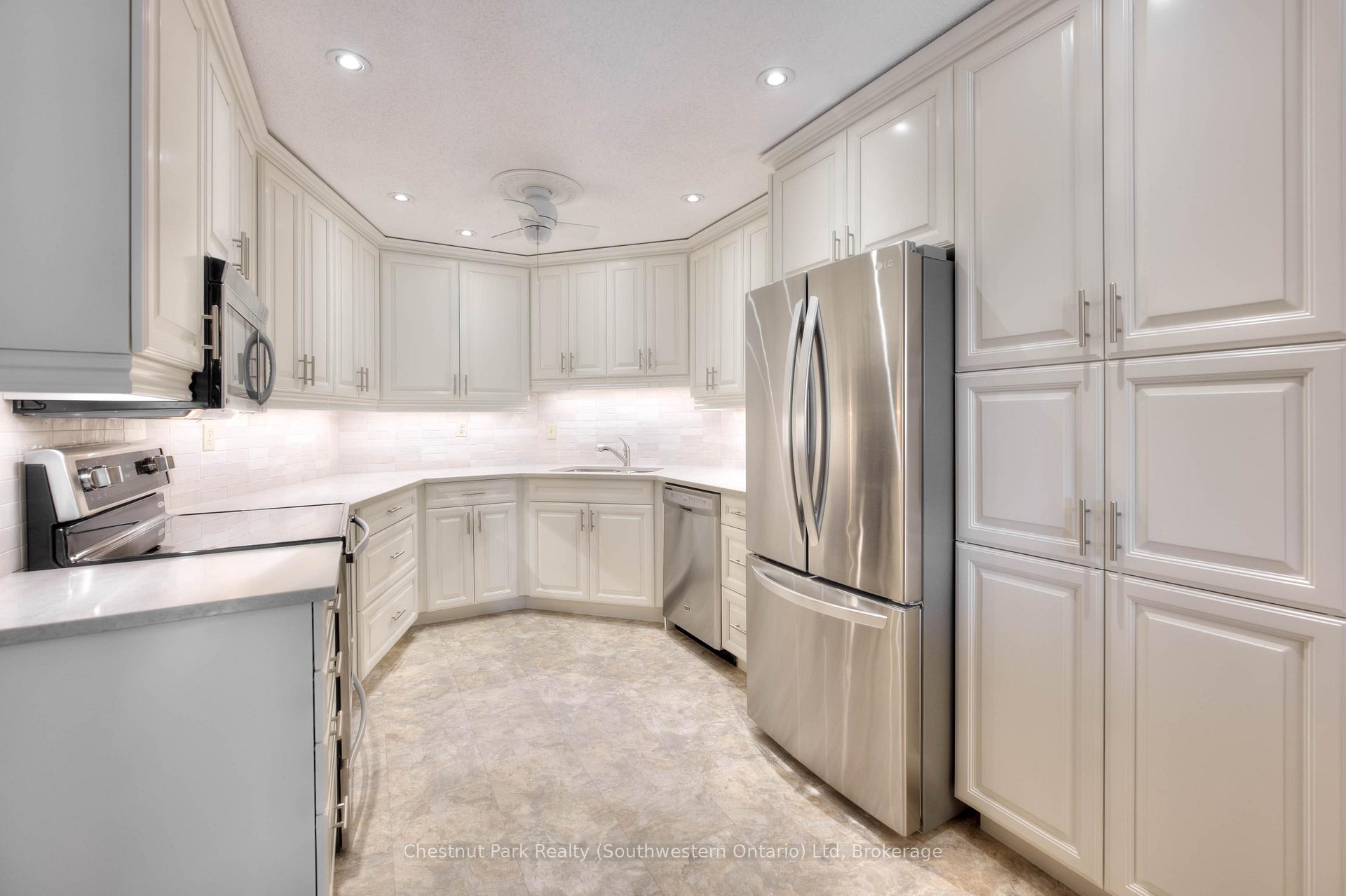 Photo 9 of Unit 404, 24 Marilyn Drive, Guelph, Riverside Park — HOMEH