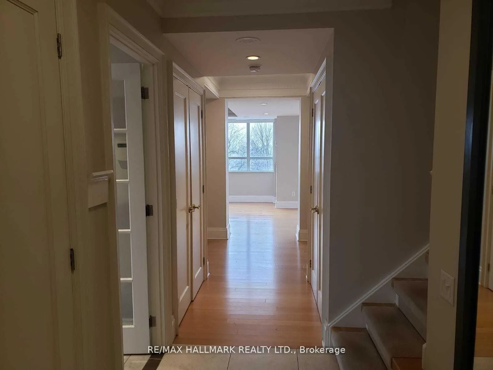 Photo 2 of Unit Ph801, 1801 Bayview Avenue, Toronto, Leaside — HOMEH