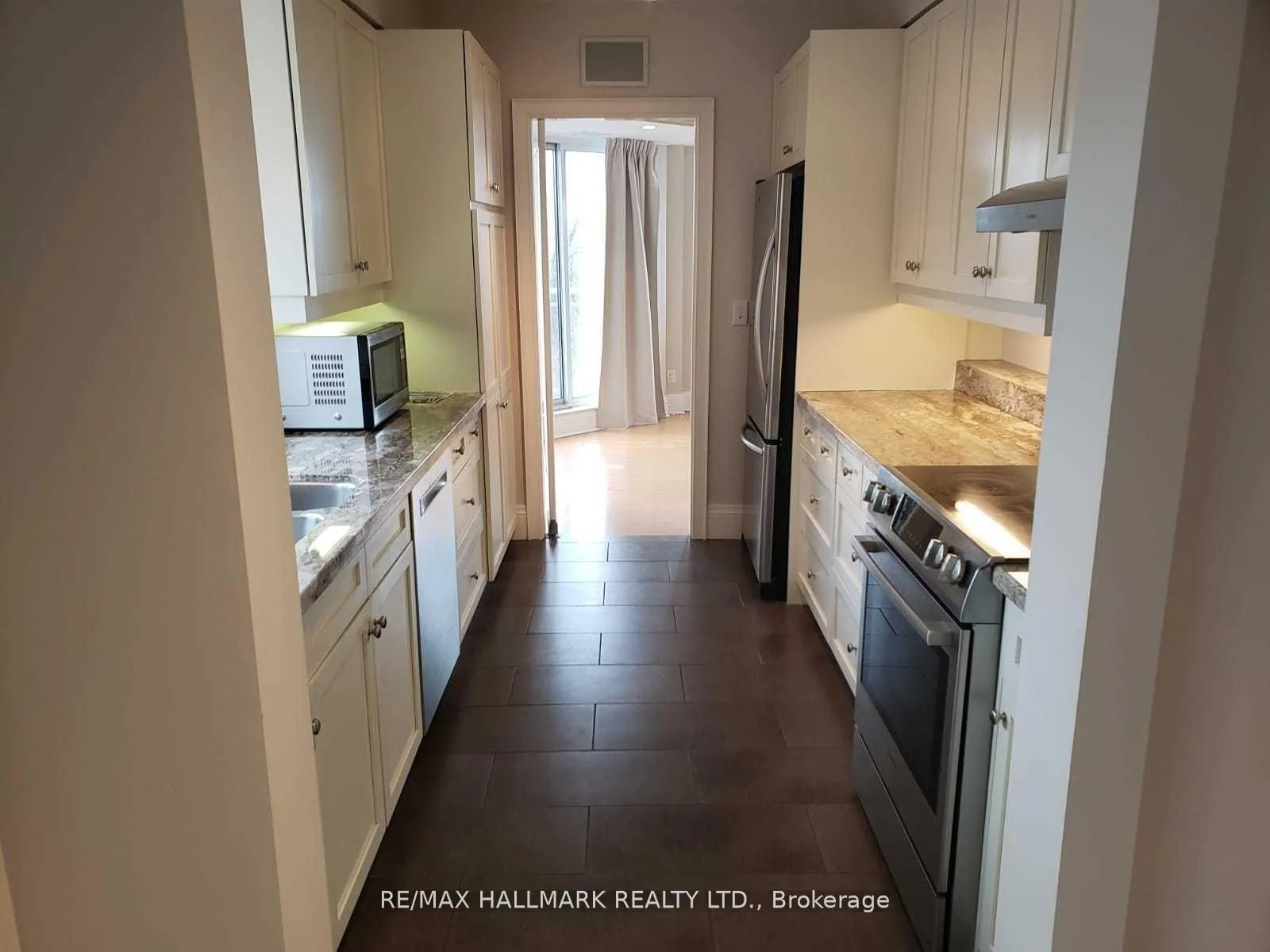 Photo 9 of Unit Ph801, 1801 Bayview Avenue, Toronto, Leaside — HOMEH