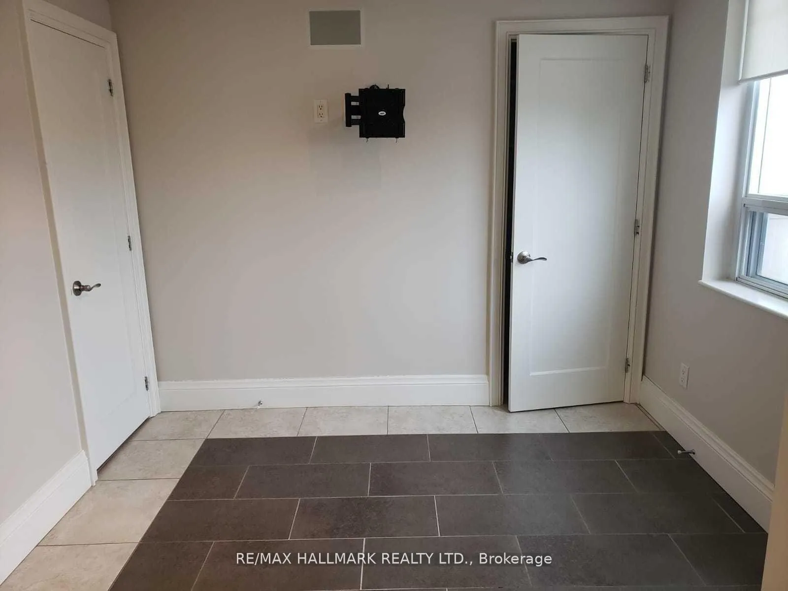 Photo 10 of Unit Ph801, 1801 Bayview Avenue, Toronto, Leaside — HOMEH