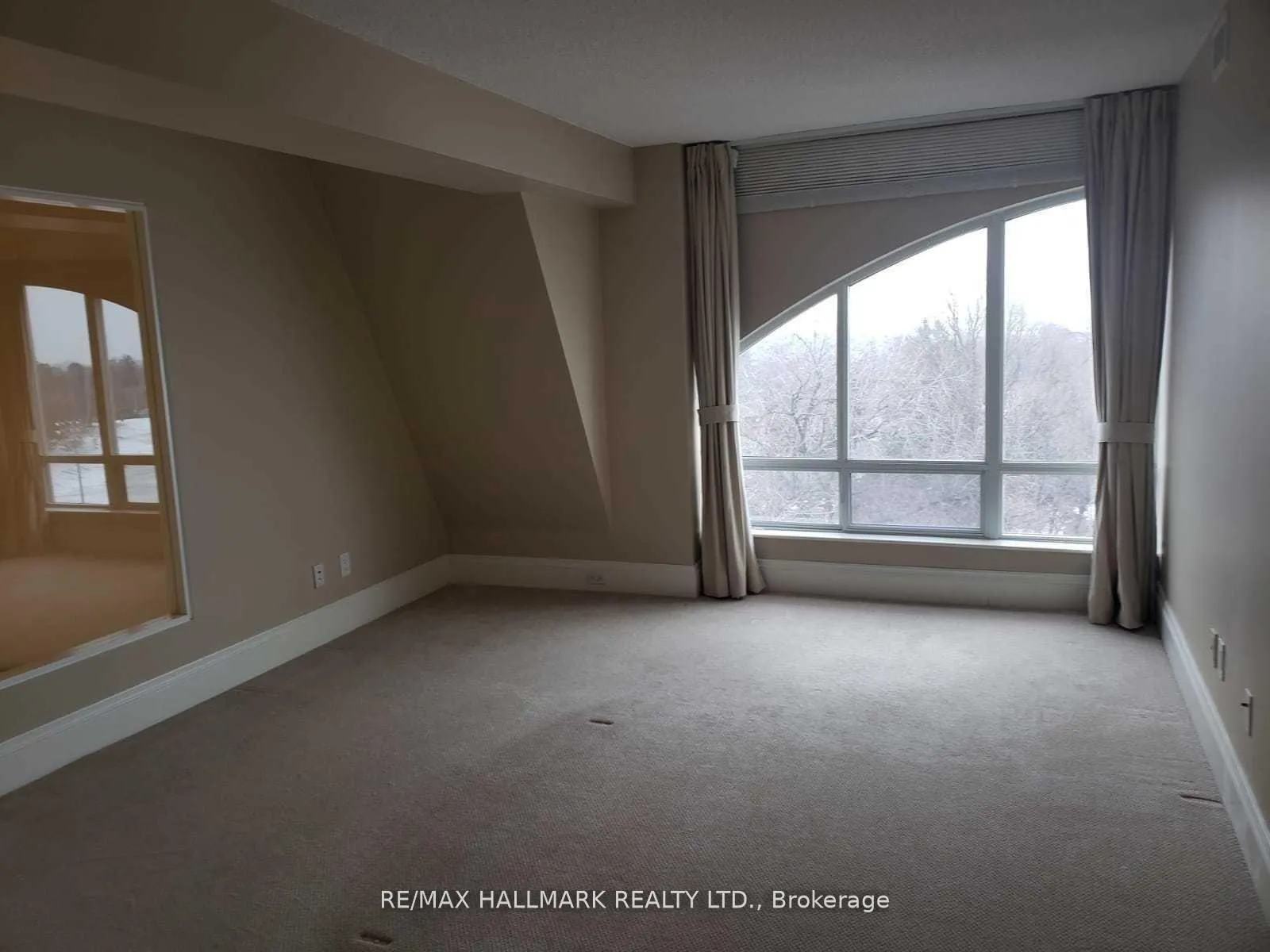 Photo 14 of Unit Ph801, 1801 Bayview Avenue, Toronto, Leaside — HOMEH