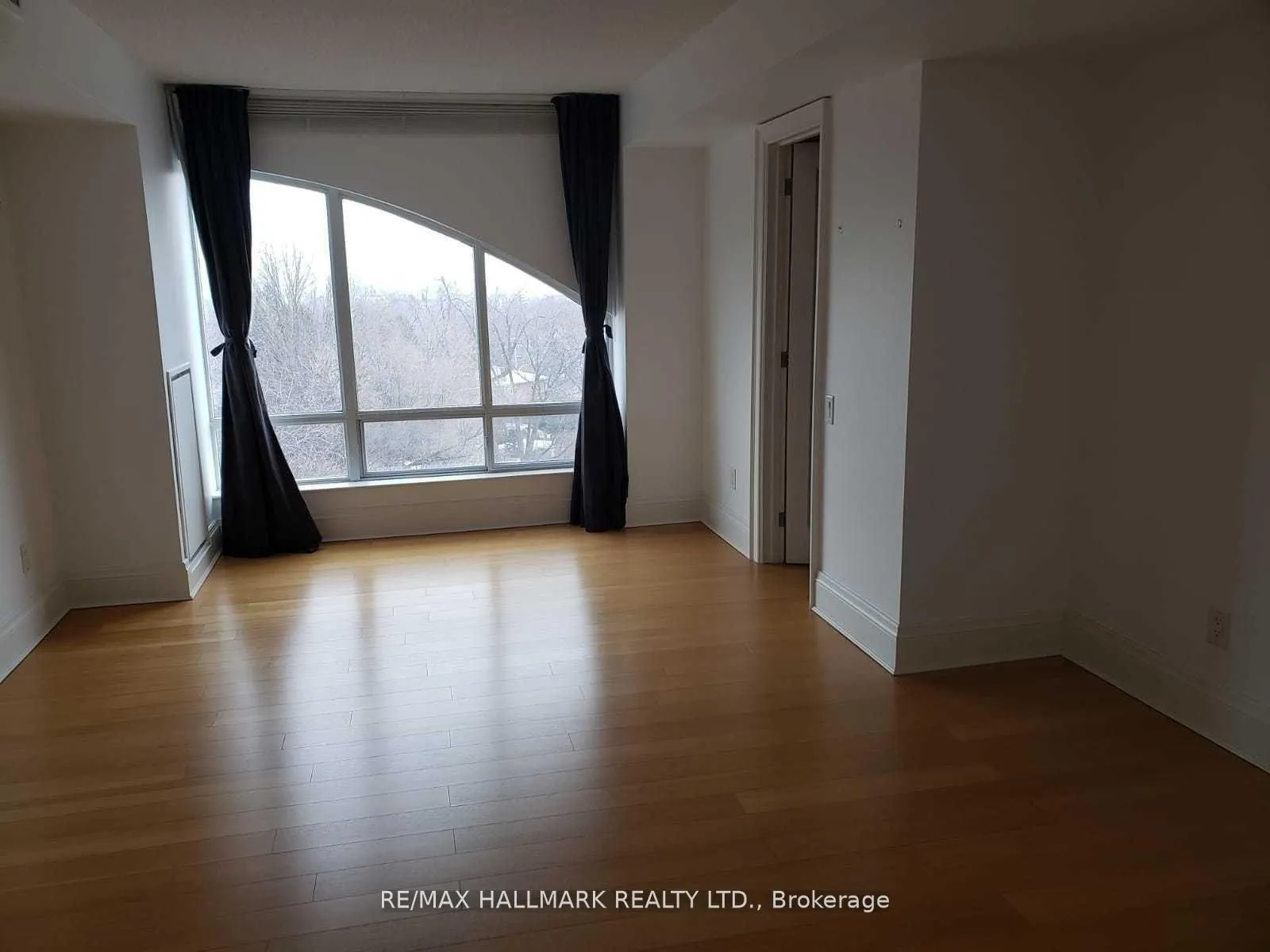 Photo 22 of Unit Ph801, 1801 Bayview Avenue, Toronto, Leaside — HOMEH