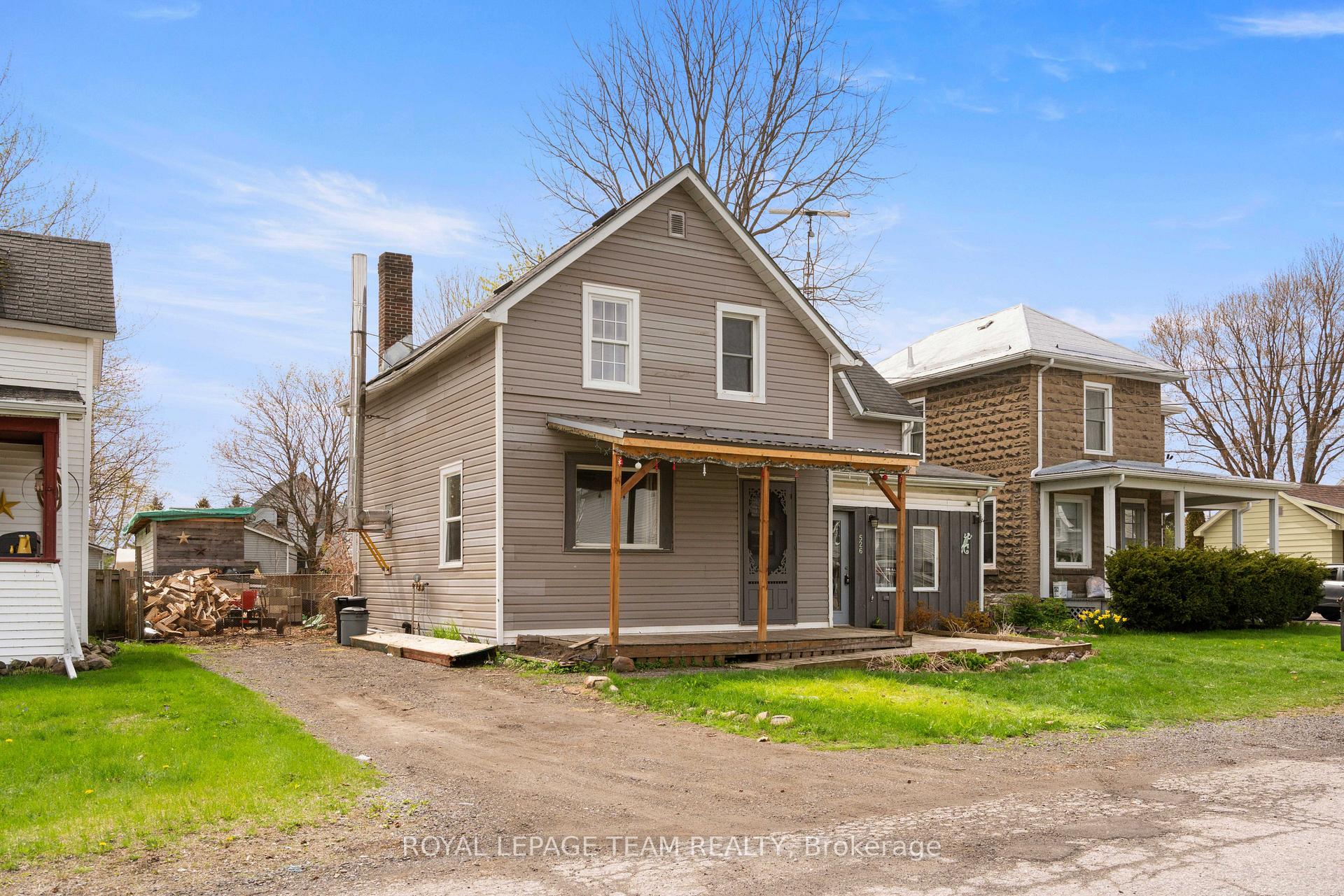 Photo 2 of 526 Middle Street, Edwardsburgh/Cardinal, Town of Cardinal — HOMEH
