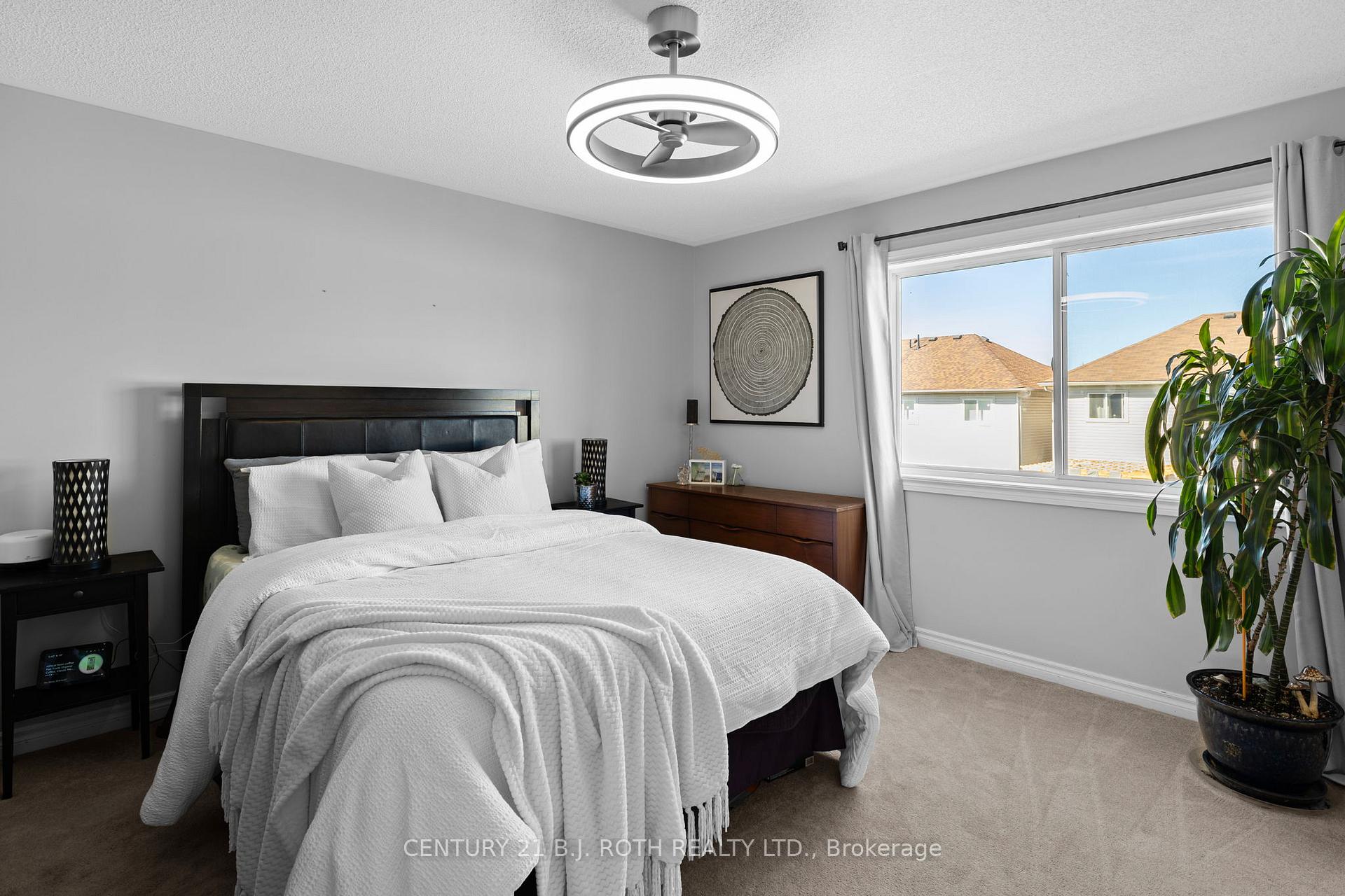 Photo 18 of 181 Banting Crescent, Essa, Angus — HOMEH