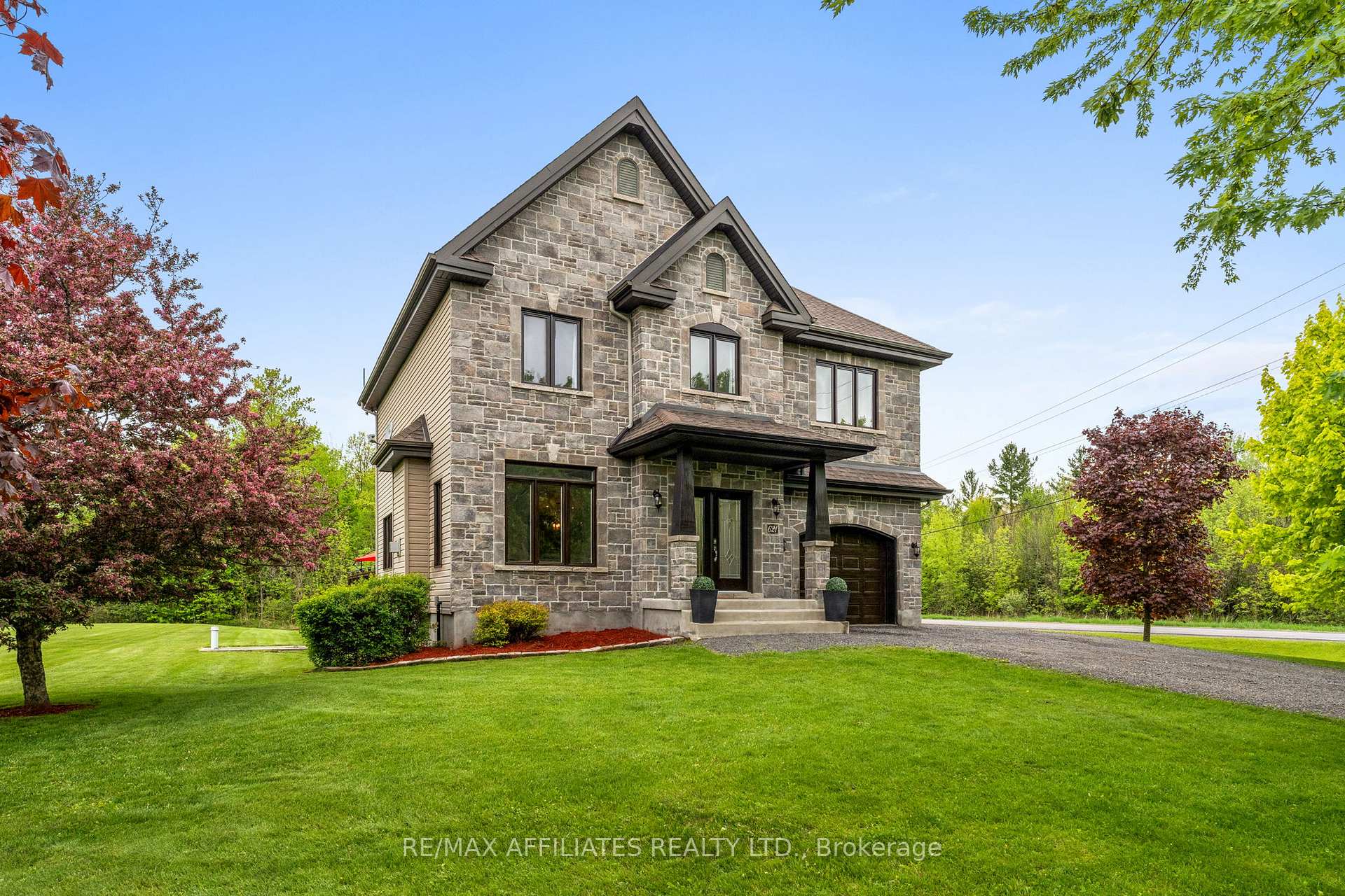 Photo 2 of 621 Du Bercail Street, Champlain, L'Orignal — HOMEH