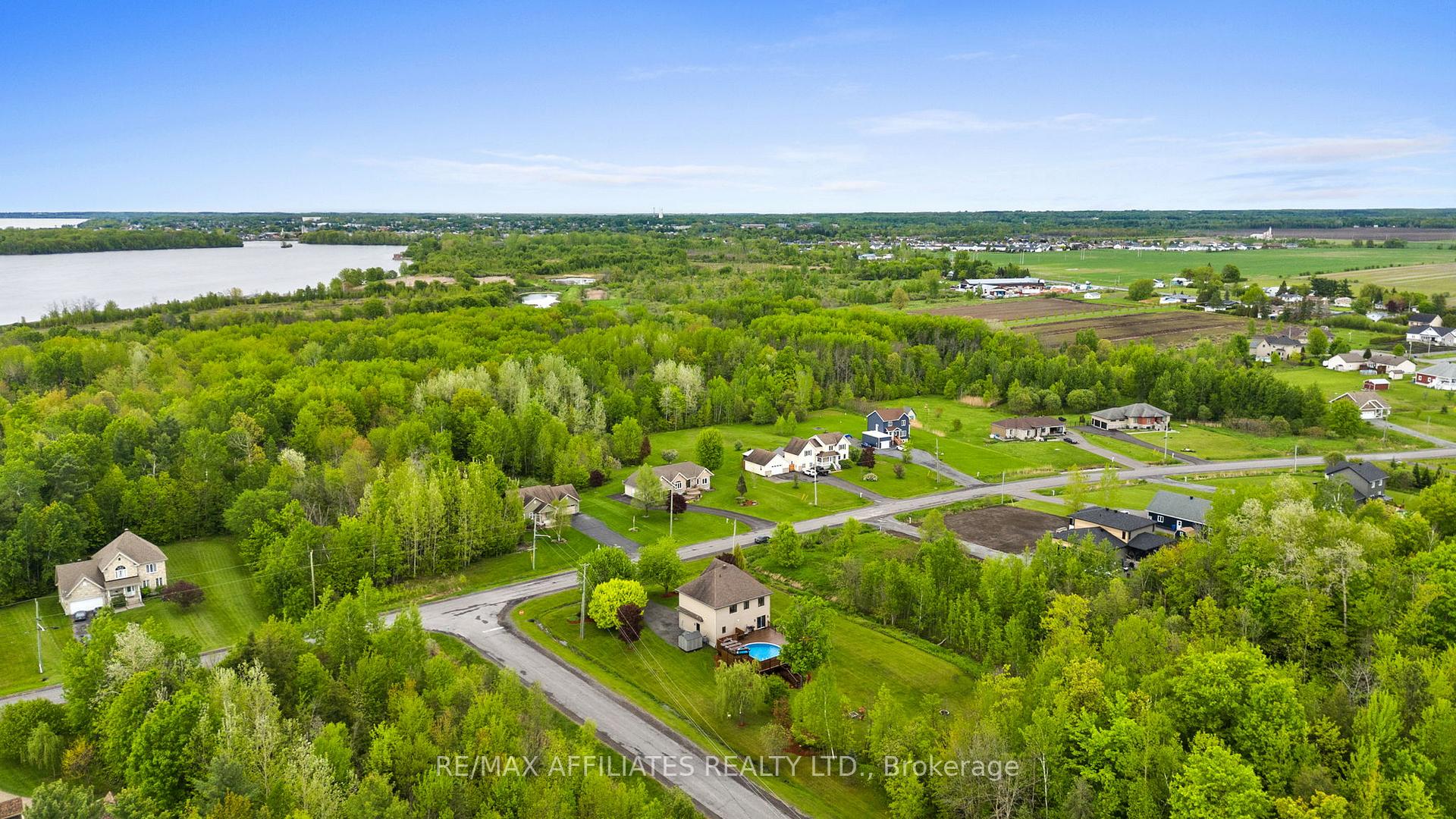 Photo 47 of 621 Du Bercail Street, Champlain, L'Orignal — HOMEH
