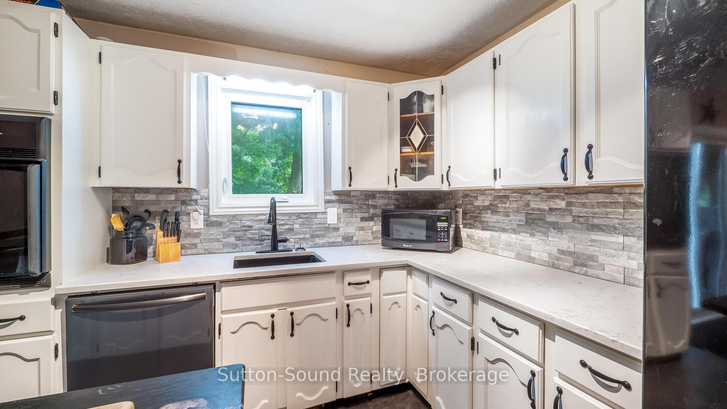 Photo 15 of 105 Boundary Road, Chatsworth — HOMEH