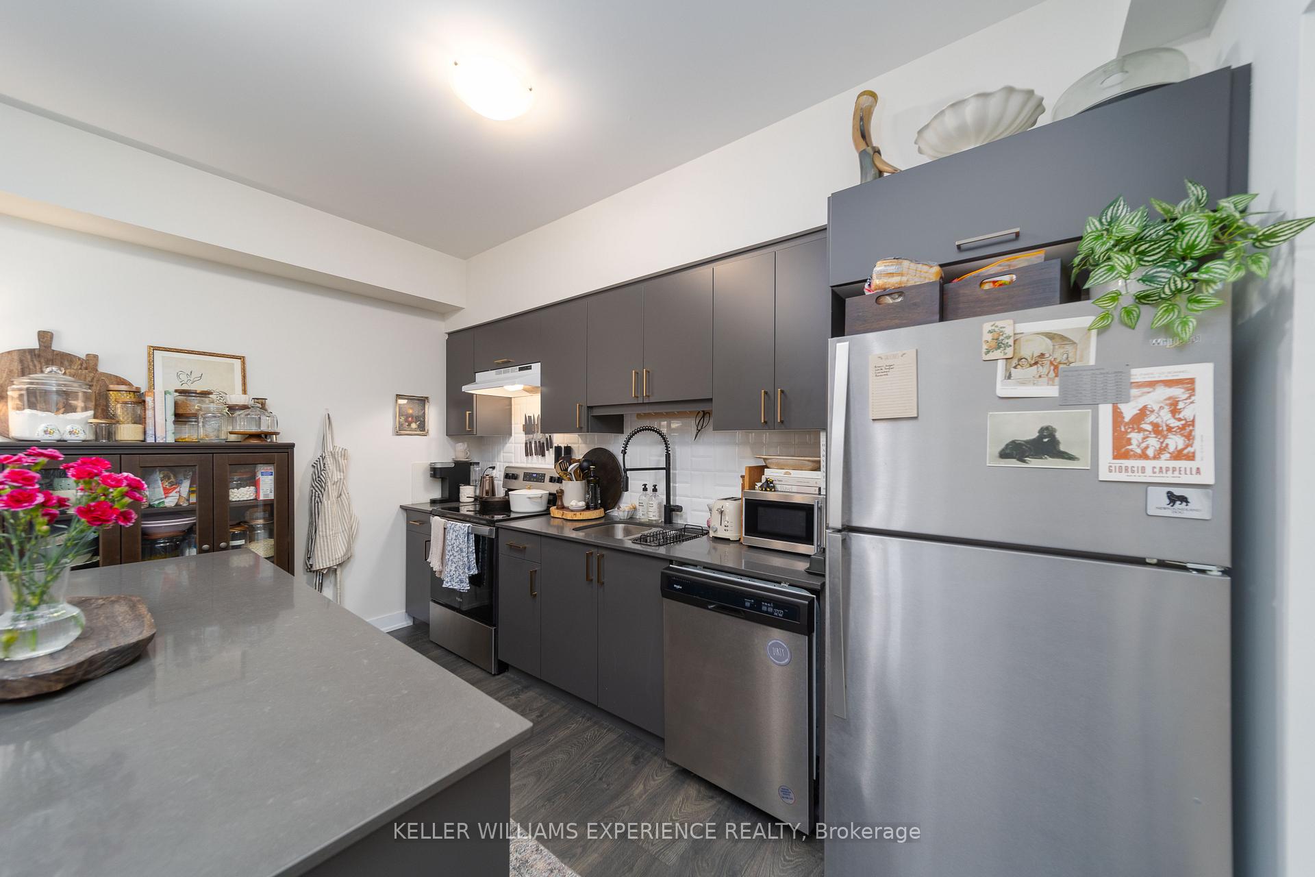 Photo 5 of Unit 103, 8 Culinary Lane, Barrie, Painswick South — HOMEH