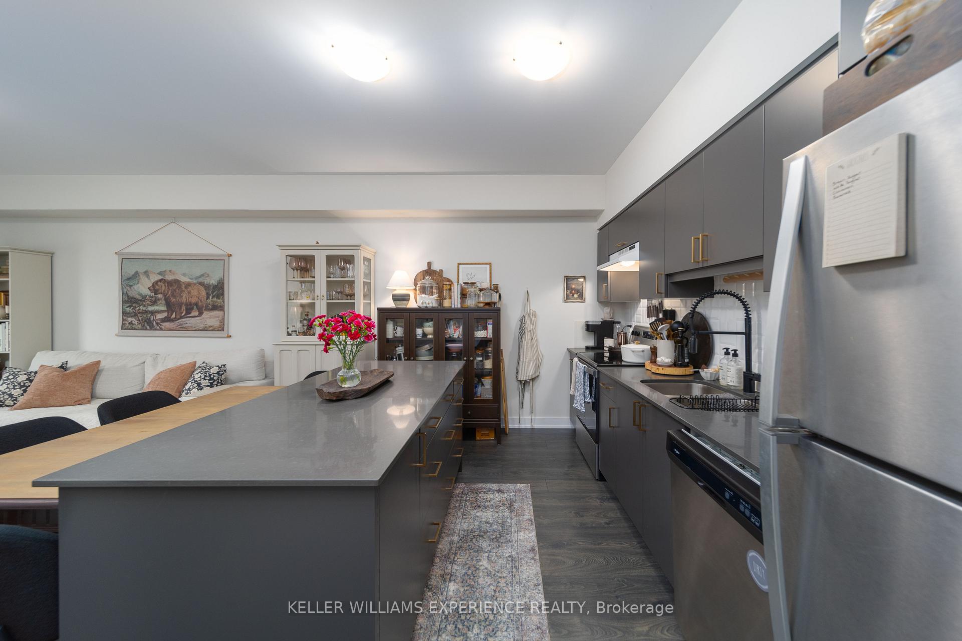 Photo 6 of Unit 103, 8 Culinary Lane, Barrie, Painswick South — HOMEH