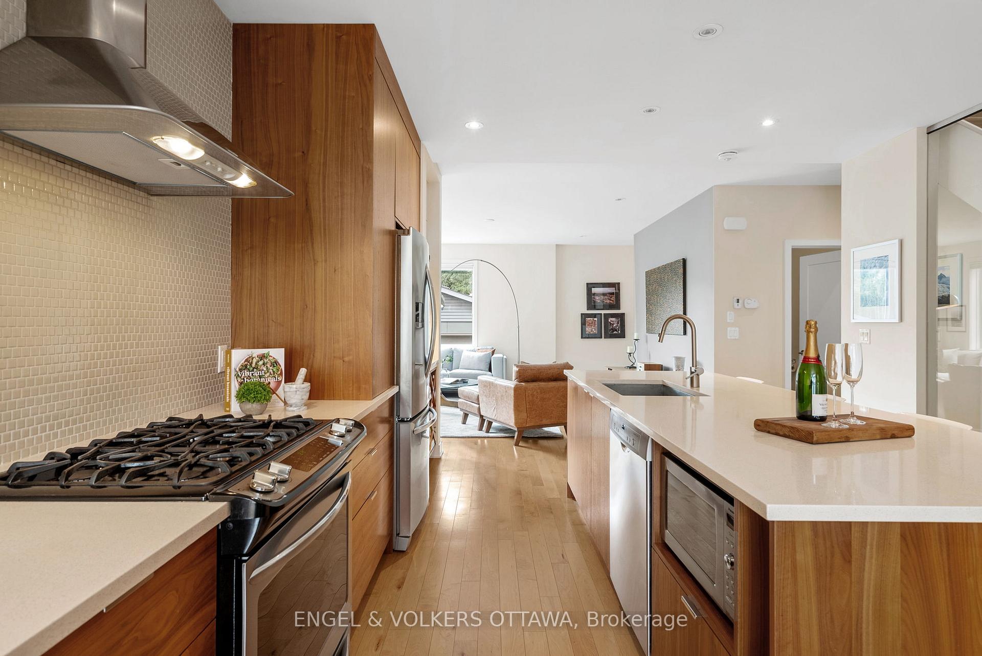 Photo 10 of 30 Morris Street, Ottawa, Glebe — HOMEH