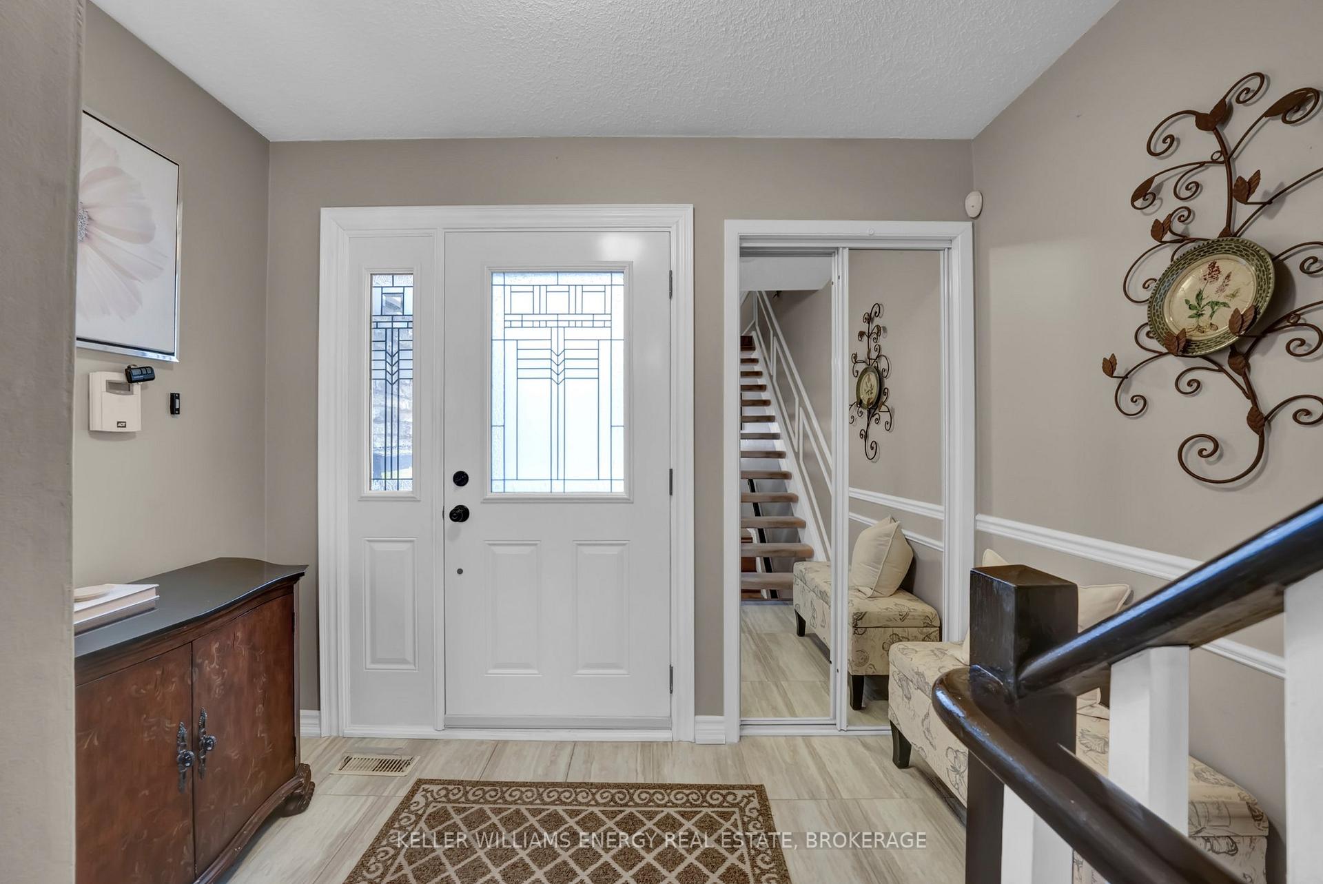 Photo 3 of 9 Robbie Crescent, Ajax, South West — HOMEH