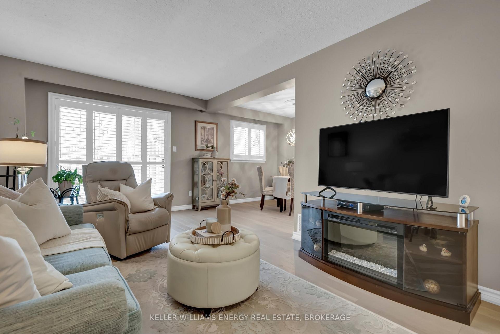 Photo 8 of 9 Robbie Crescent, Ajax, South West — HOMEH