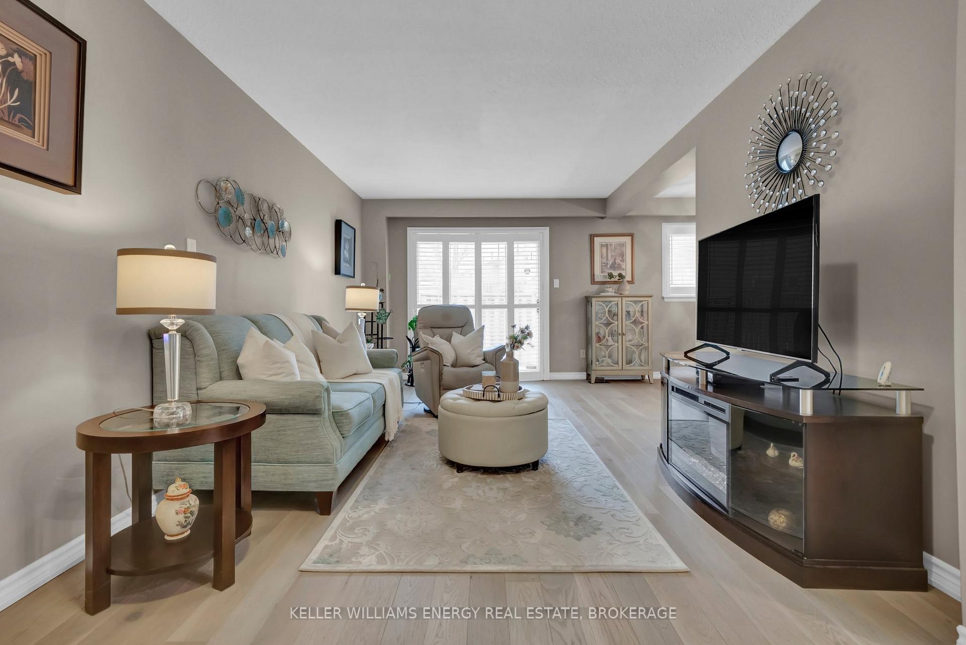 Photo 9 of 9 Robbie Crescent, Ajax, South West — HOMEH