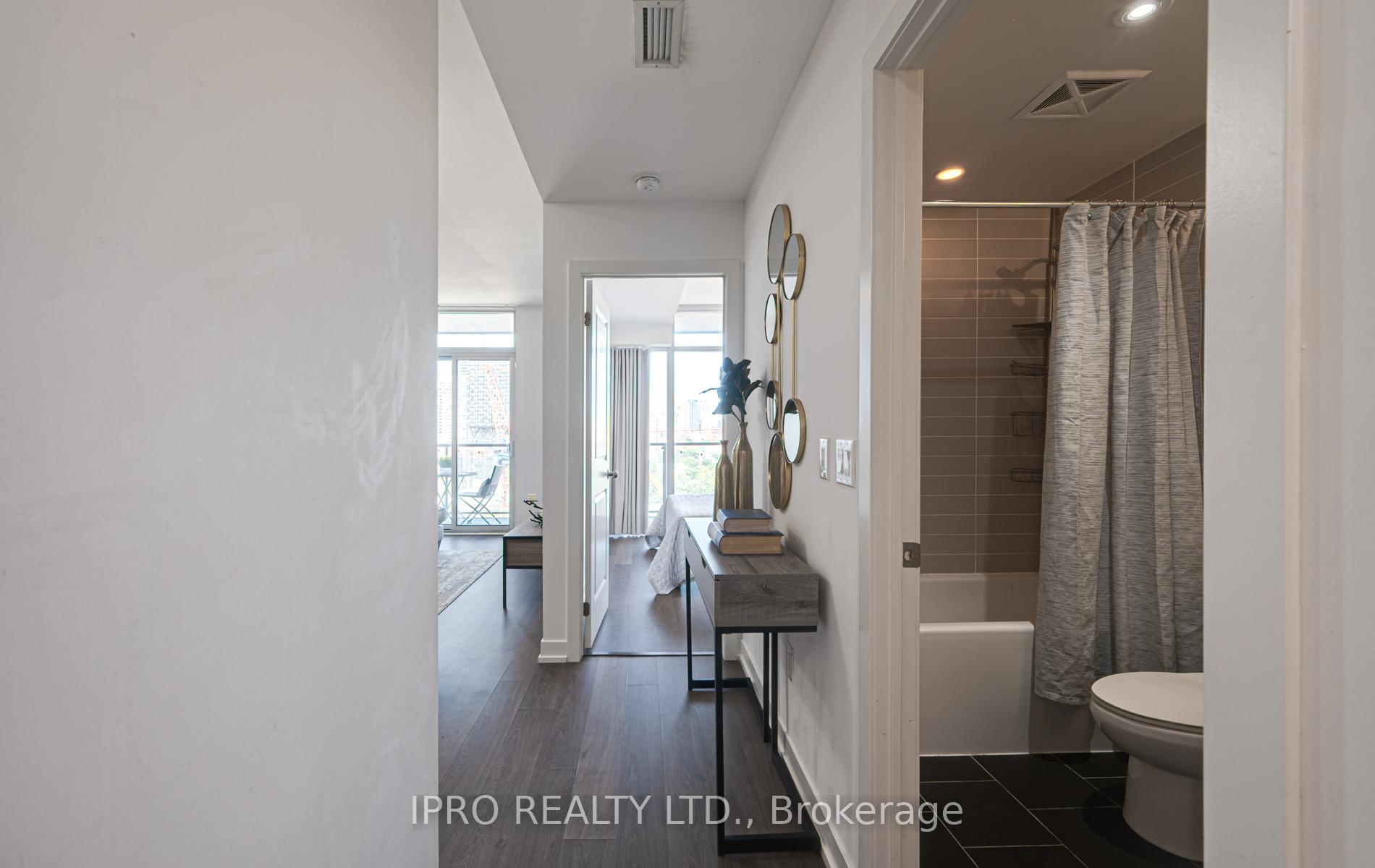 Photo 5 of Unit 1602, 105 George Street, Toronto, Moss Park — HOMEH