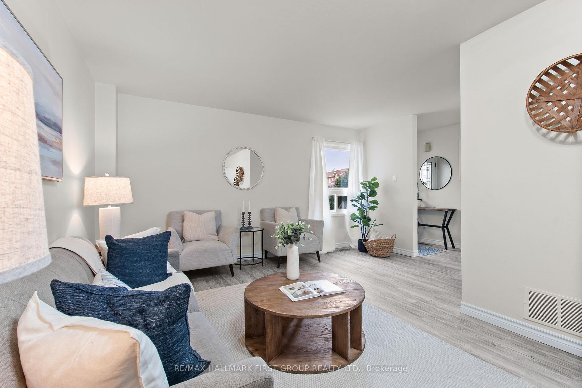 Photo 8 of 14 Field Crescent, Ajax, Central East — HOMEH