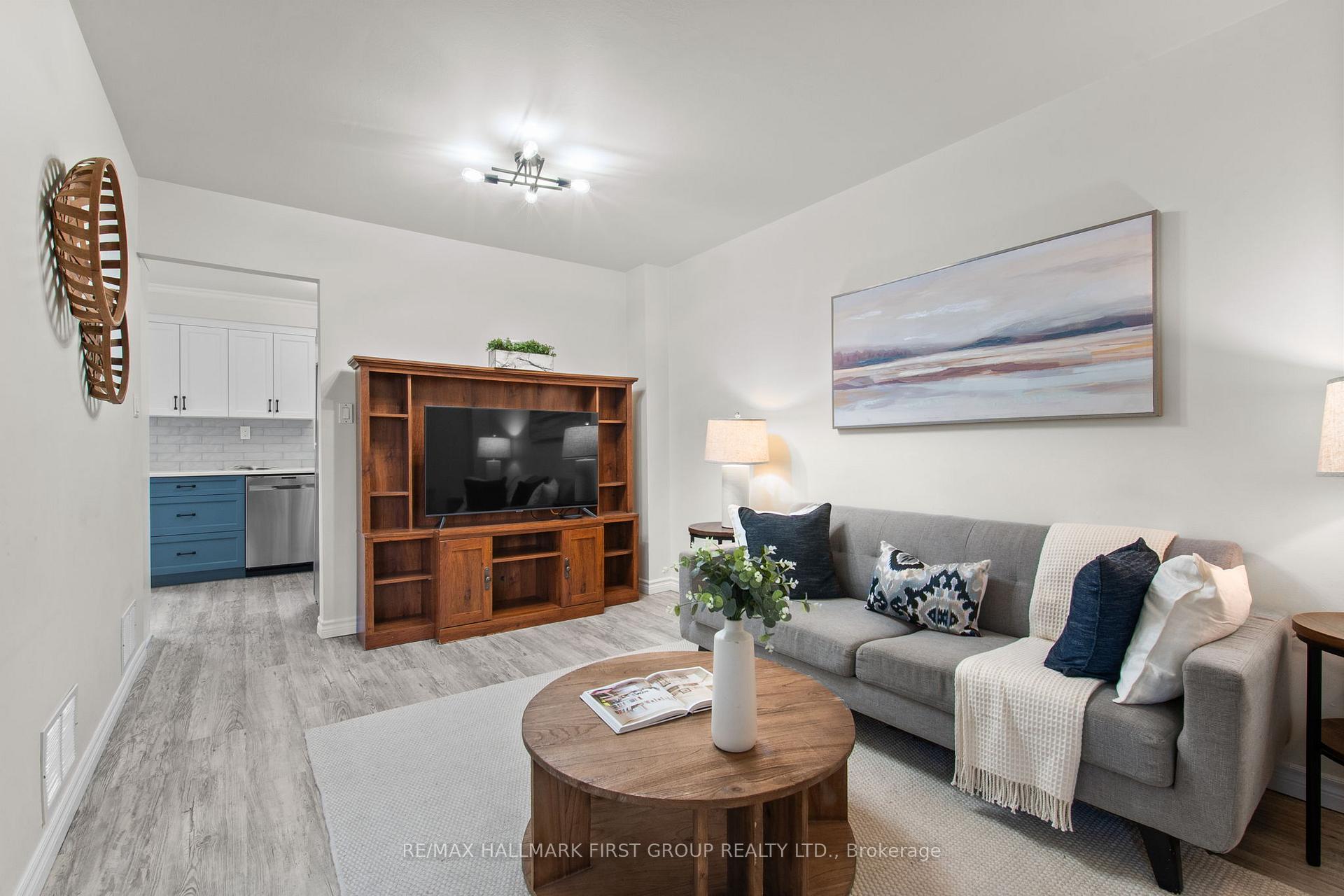Photo 9 of 14 Field Crescent, Ajax, Central East — HOMEH