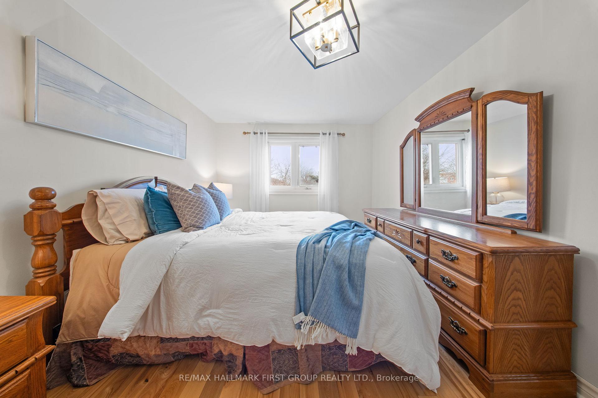 Photo 19 of 14 Field Crescent, Ajax, Central East — HOMEH