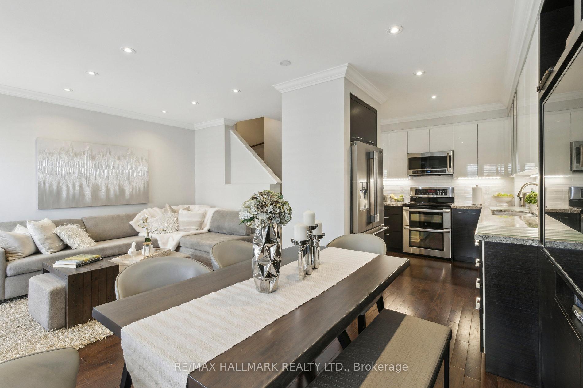 Front of Unit 4, 735 New Westminster Drive