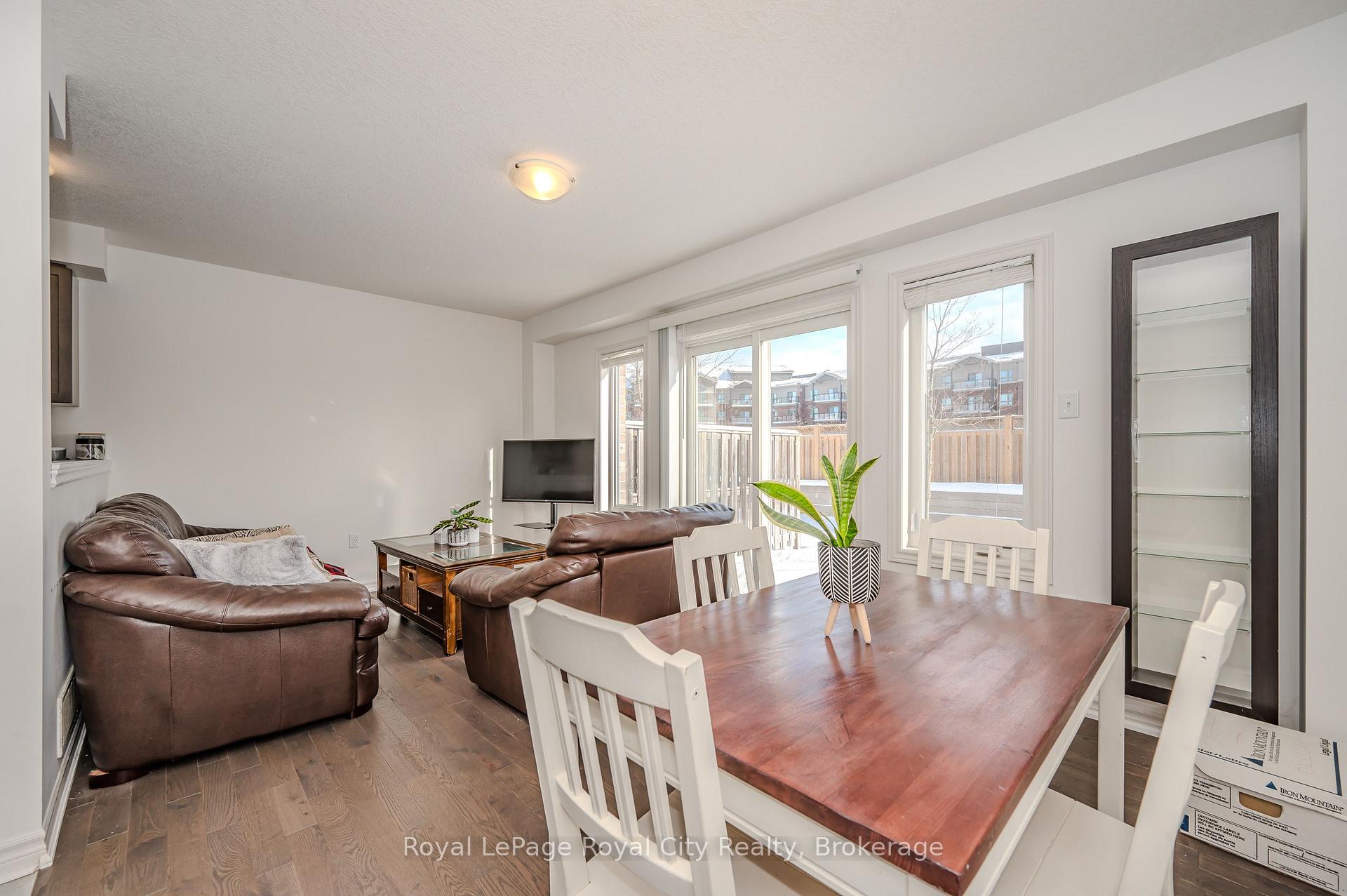 Photo 8 of Unit 23K, 23 Kingsbury Square, Guelph, Pineridge/Westminster Woods — HOMEH