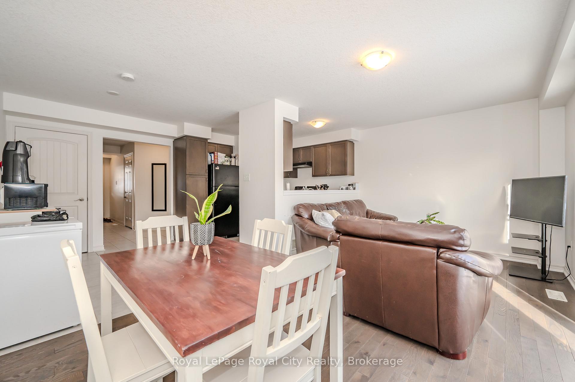 Photo 12 of Unit 23K, 23 Kingsbury Square, Guelph, Pineridge/Westminster Woods — HOMEH