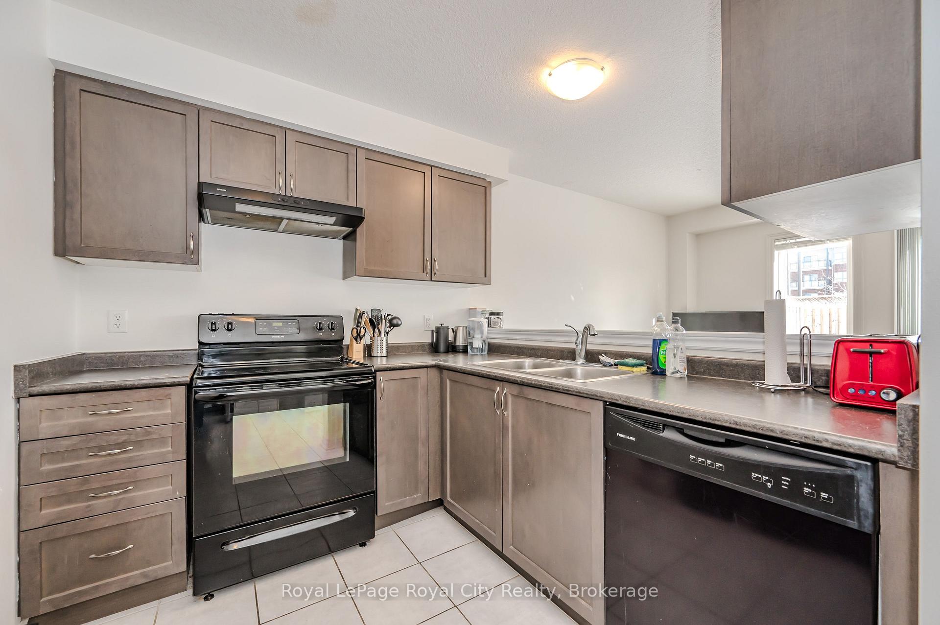 Photo 14 of Unit 23K, 23 Kingsbury Square, Guelph, Pineridge/Westminster Woods — HOMEH