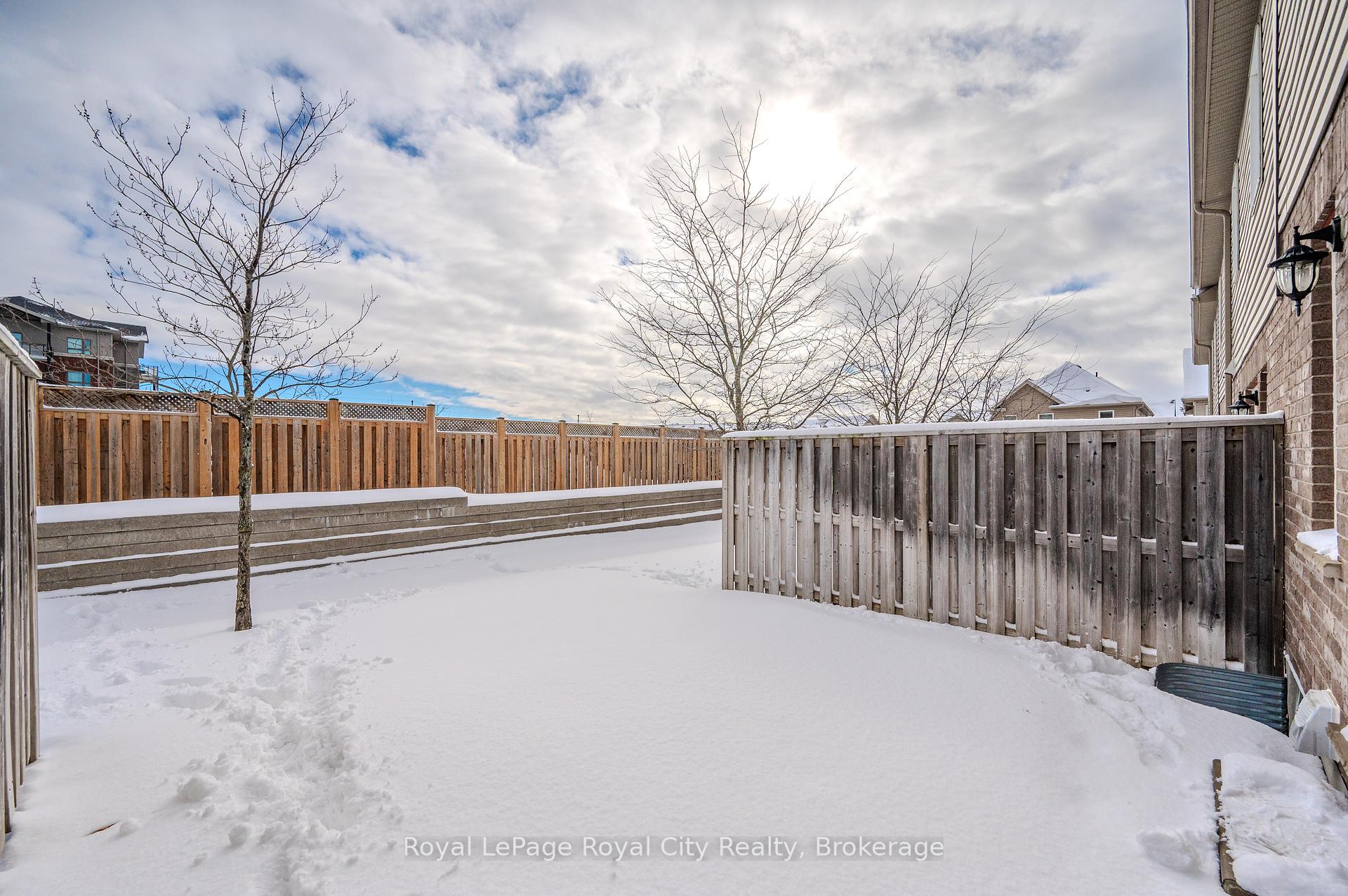 Photo 34 of Unit 23K, 23 Kingsbury Square, Guelph, Pineridge/Westminster Woods — HOMEH