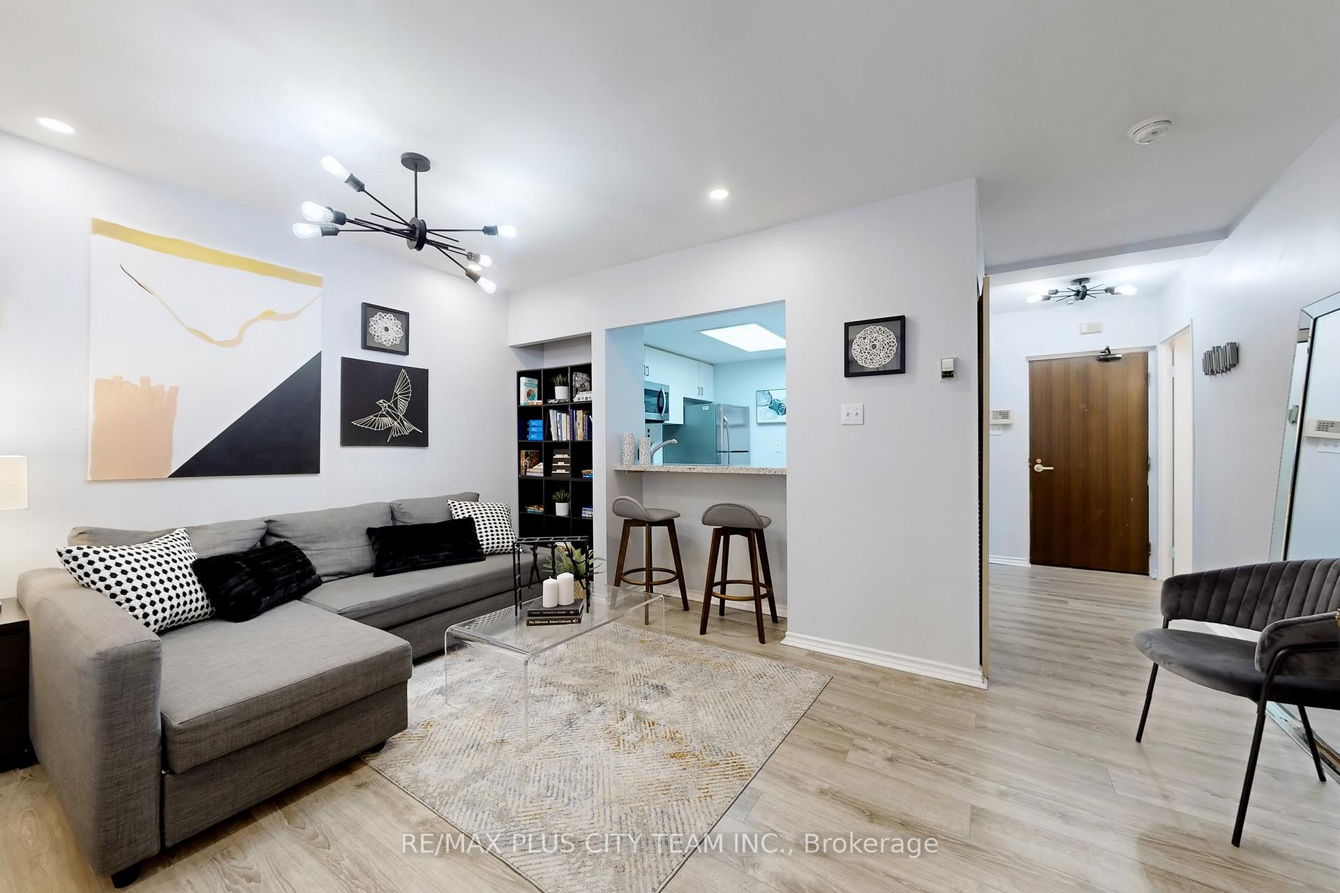 Photo 5 of Unit 708, 88 Charles Street E, Toronto, Church-Yonge Corridor — HOMEH