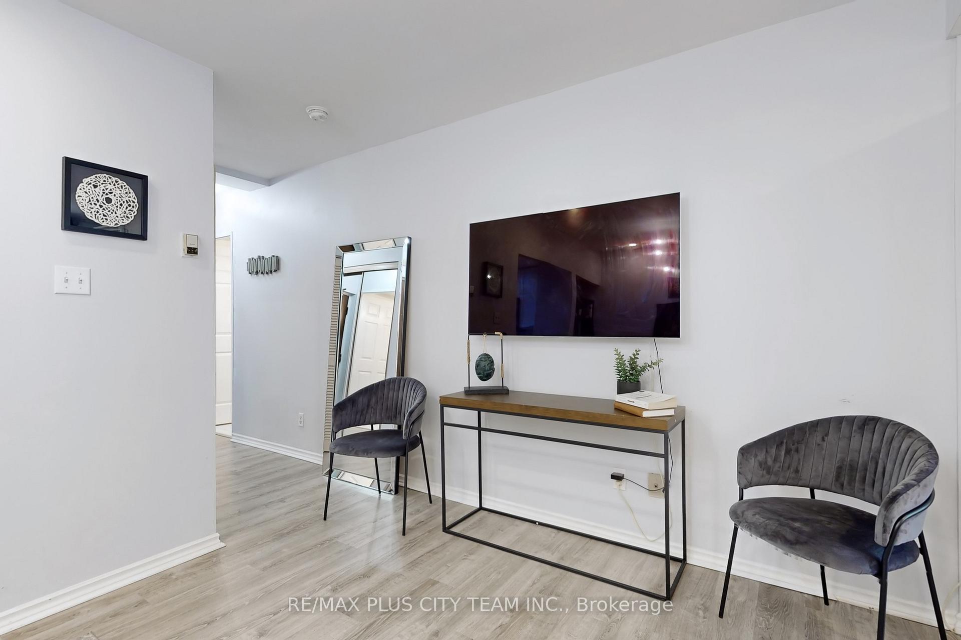 Photo 6 of Unit 708, 88 Charles Street E, Toronto, Church-Yonge Corridor — HOMEH