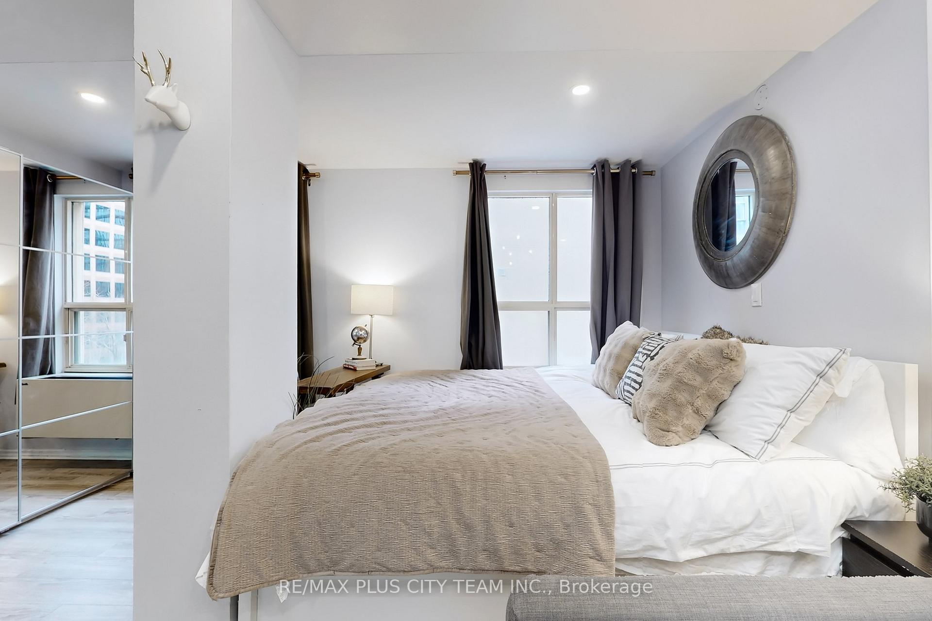 Photo 12 of Unit 708, 88 Charles Street E, Toronto, Church-Yonge Corridor — HOMEH