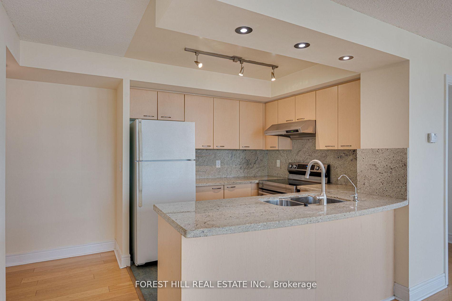Photo 4 of Unit 807, 62 Suncrest Boulevard, Markham, Commerce Valley — HOMEH