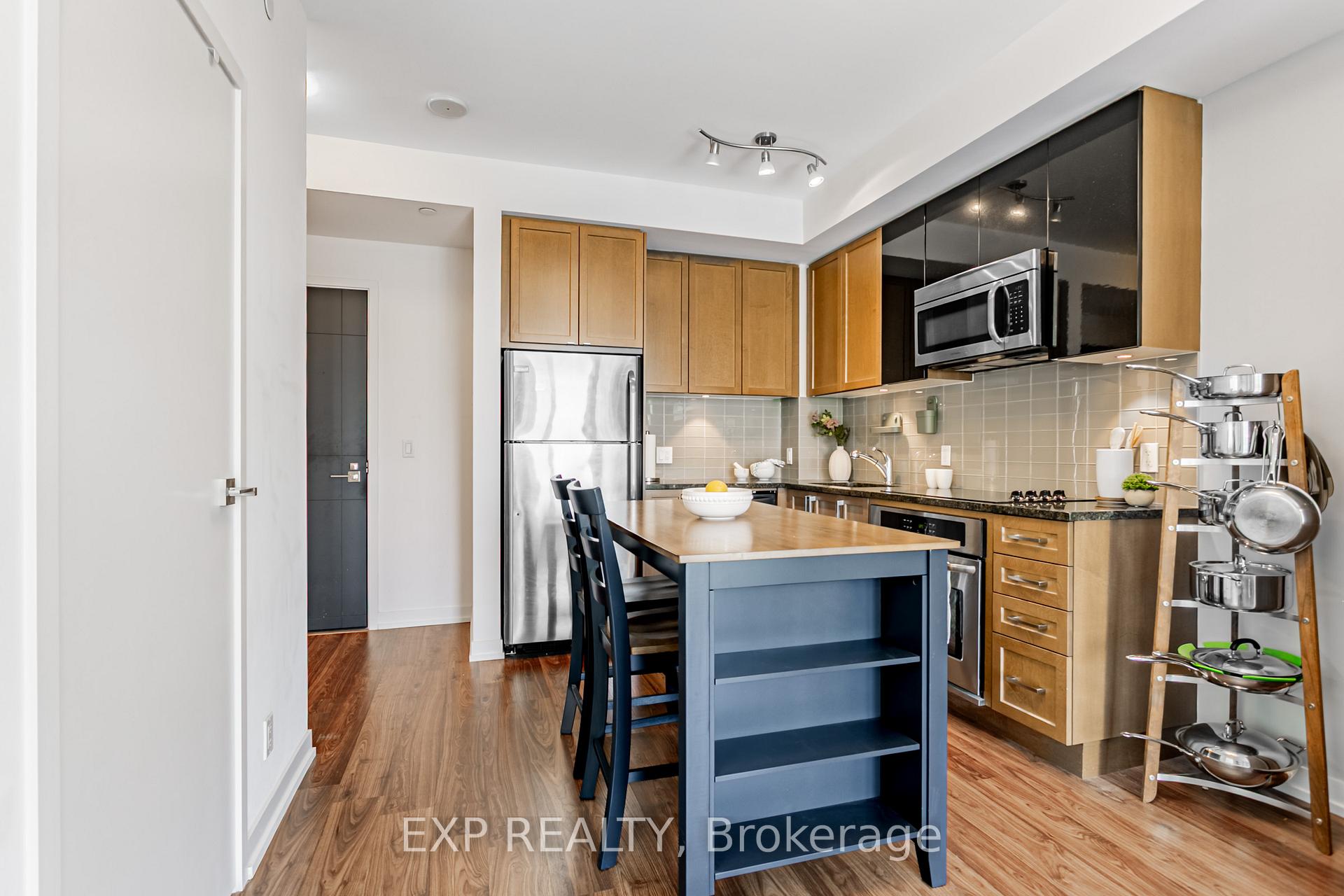 Front of Unit 1018, 98 Lillian Street