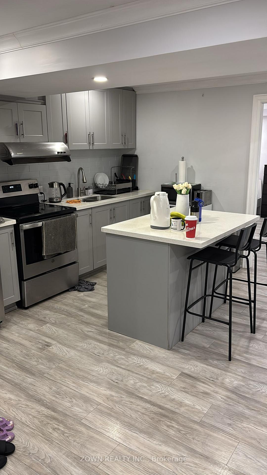 Photo 5 of Unit Bsmt, 41 Edinburgh Drive, Brampton, Bram West — HOMEH