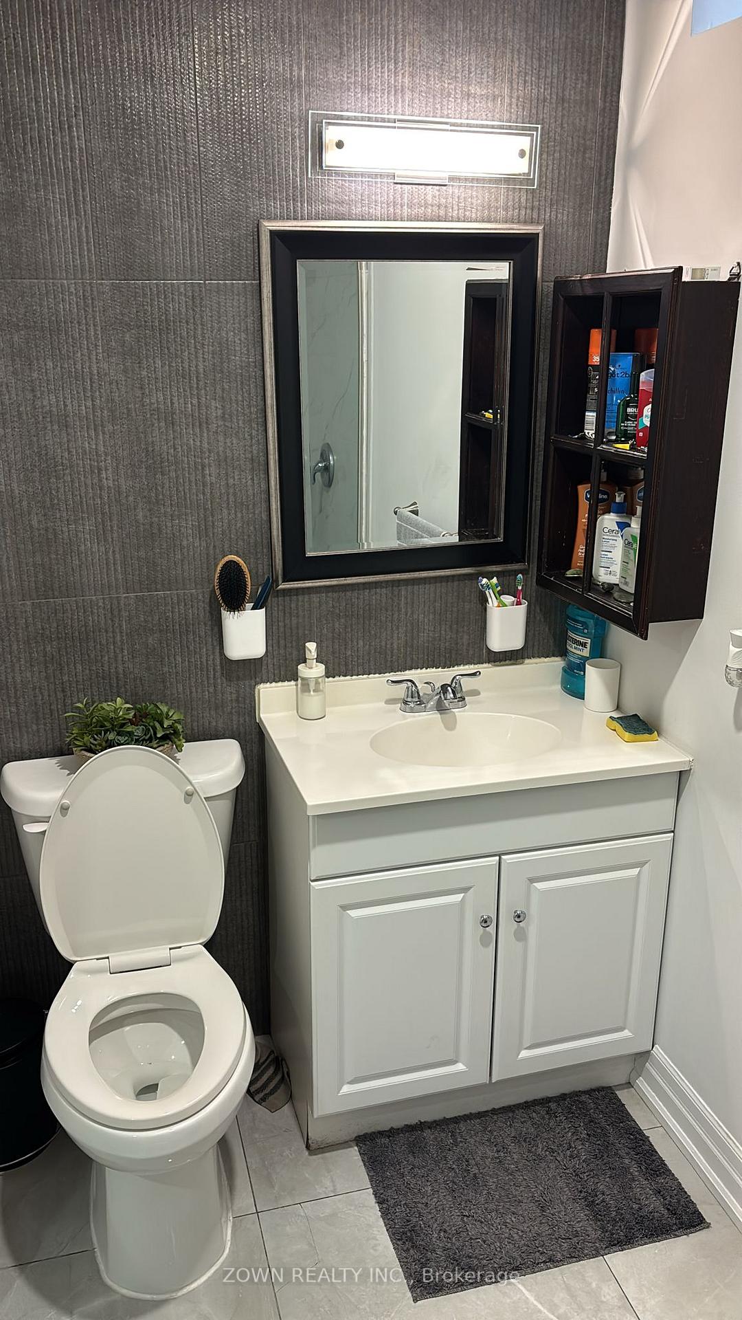 Photo 13 of Unit Bsmt, 41 Edinburgh Drive, Brampton, Bram West — HOMEH