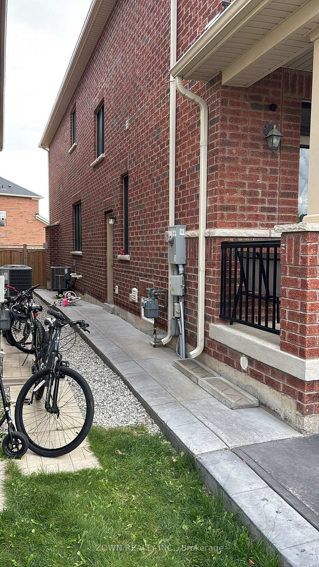 Photo 18 of Unit Bsmt, 41 Edinburgh Drive, Brampton, Bram West — HOMEH