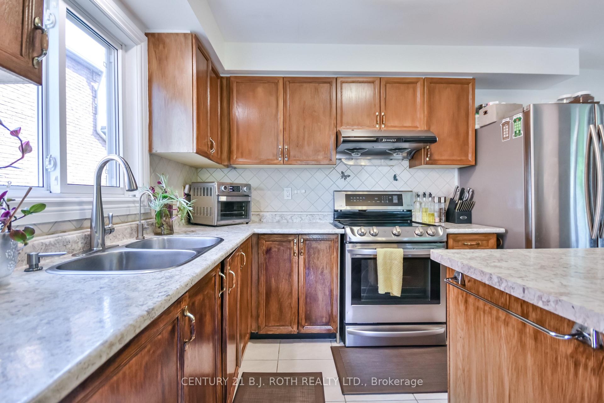 Photo 10 of 466 St Vincent Street, Barrie, Cundles East — HOMEH