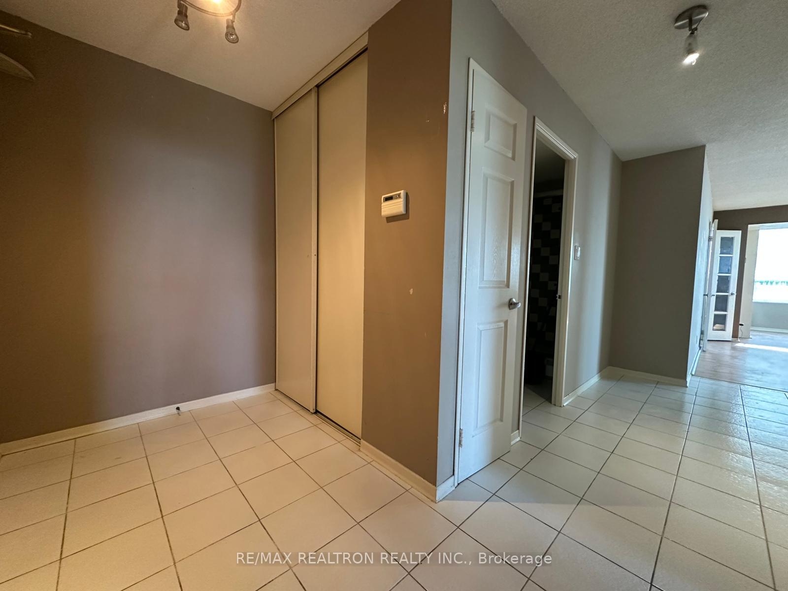 Photo 3 of Unit 2301, 195 Wynford Drive, Toronto, Flemingdon Park — HOMEH