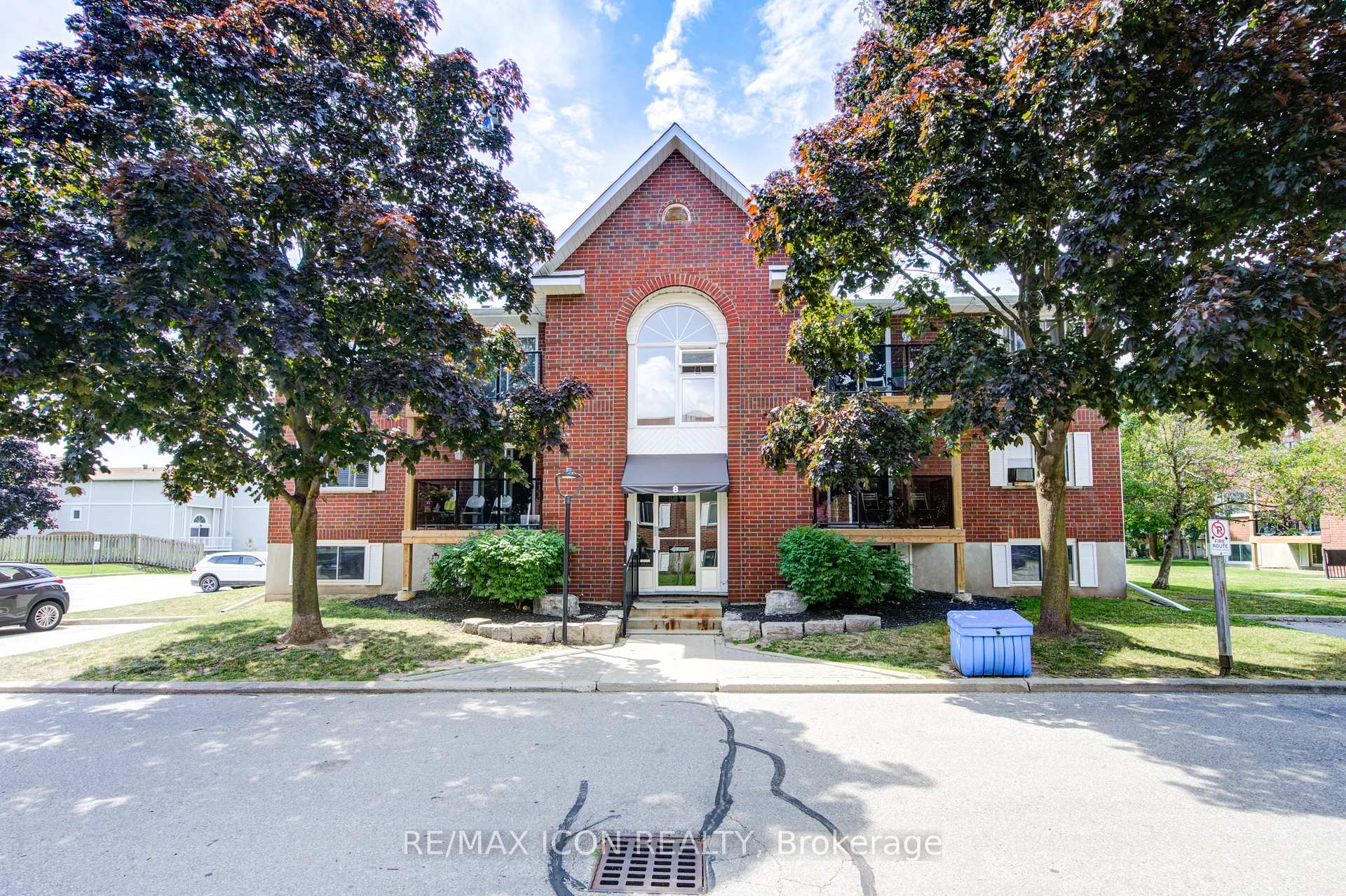 Photo 2 of Unit 601, 565 Greenfield Avenue, Kitchener — HOMEH
