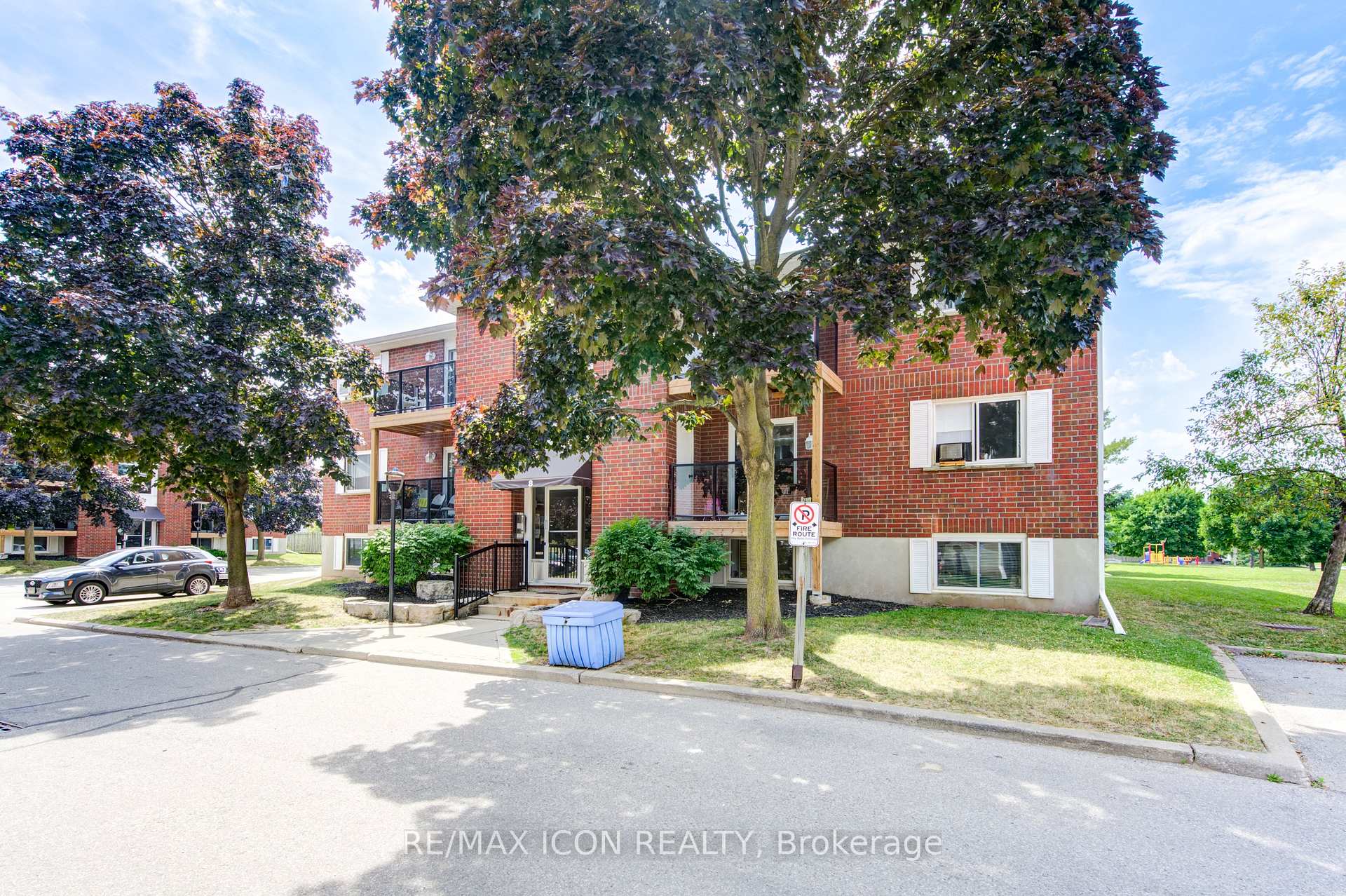 Photo 3 of Unit 601, 565 Greenfield Avenue, Kitchener — HOMEH