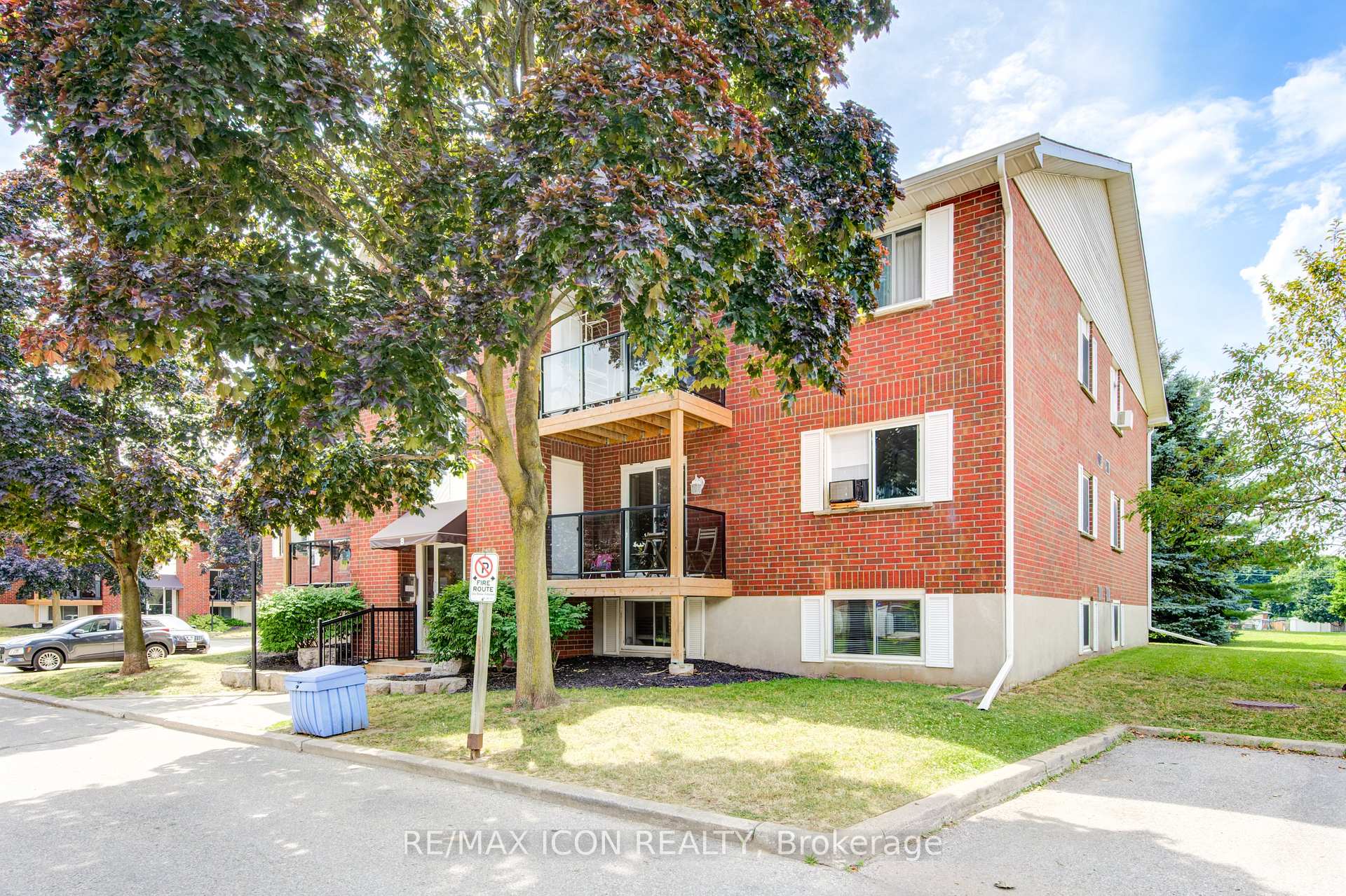 Photo 4 of Unit 601, 565 Greenfield Avenue, Kitchener — HOMEH