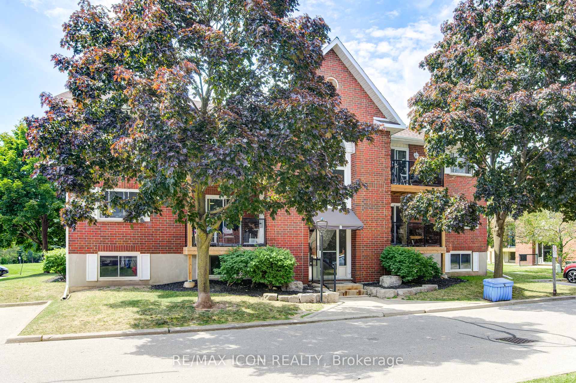 Photo 6 of Unit 601, 565 Greenfield Avenue, Kitchener — HOMEH