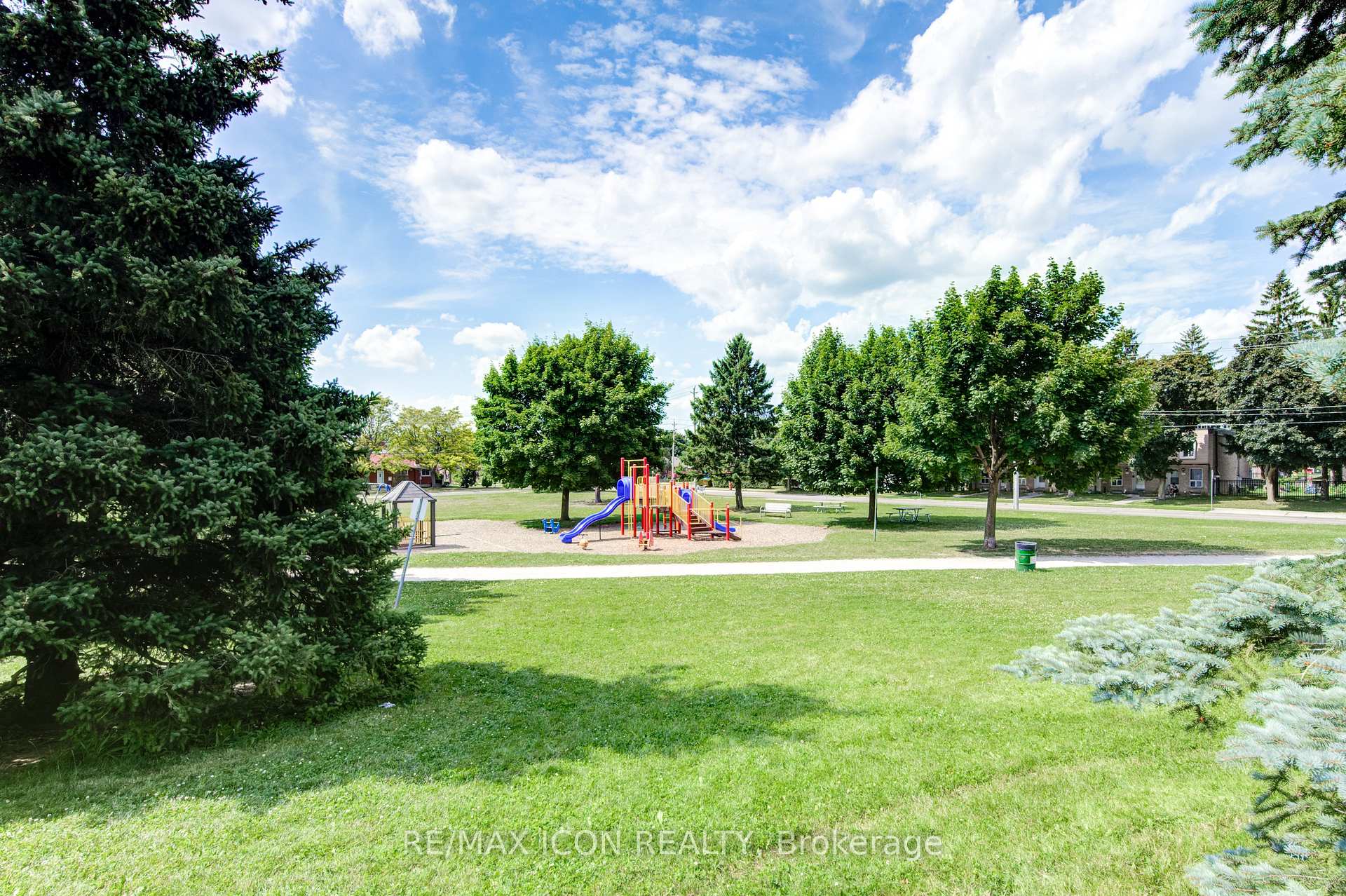 Photo 9 of Unit 601, 565 Greenfield Avenue, Kitchener — HOMEH